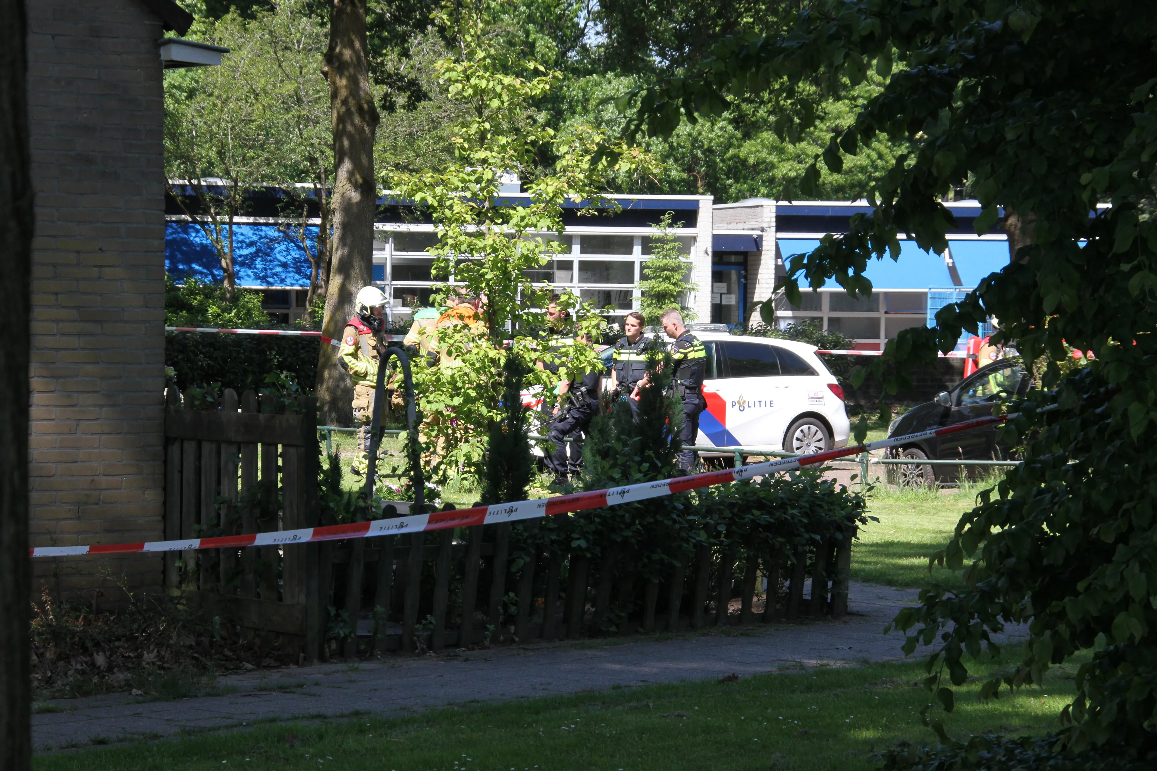 Gevaarlijke stoffen aangetroffen bij woningbrand Nijverdal, drie woningen ontruimd