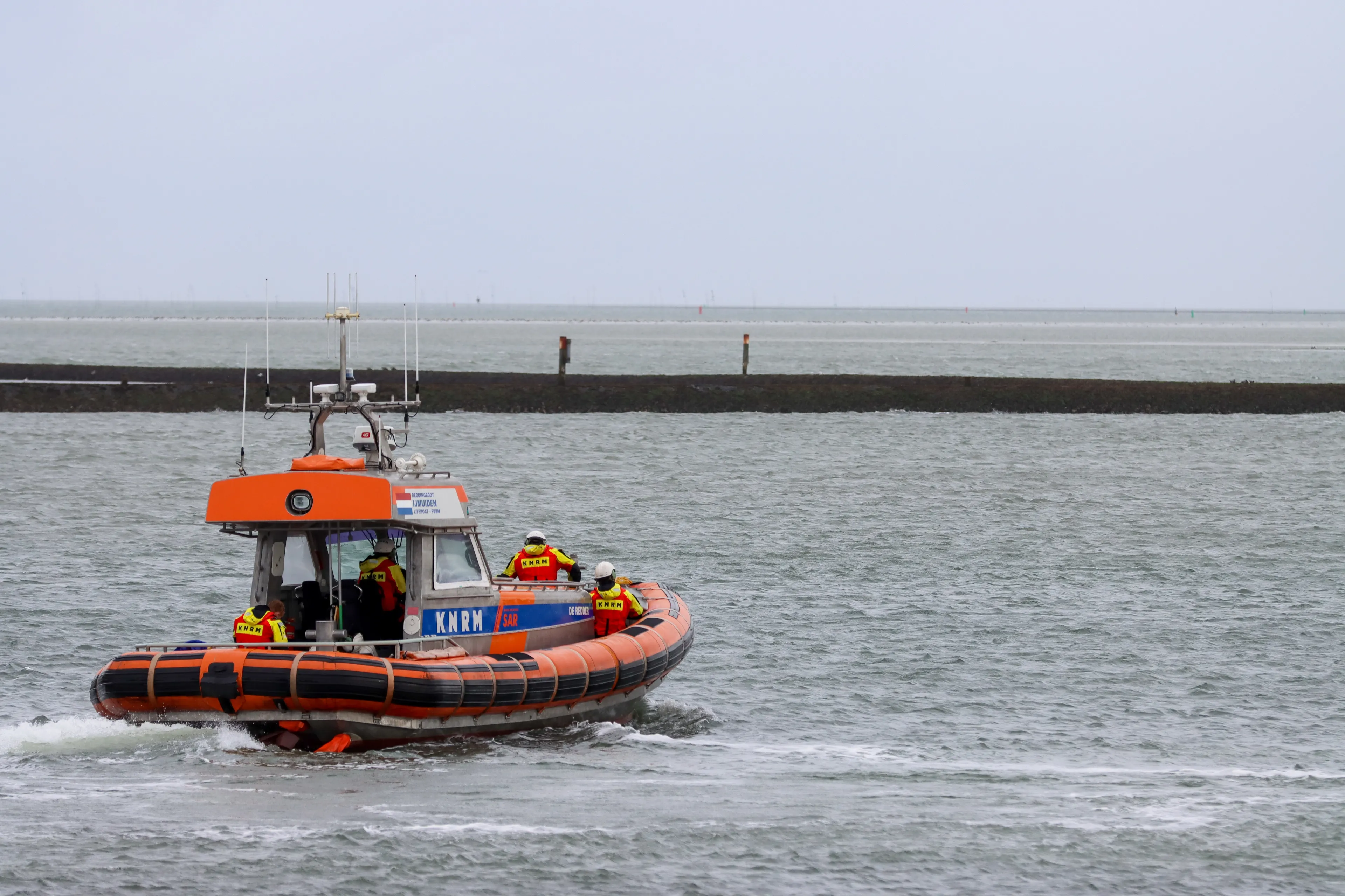 Politie zoekt opnieuw naar twee vermiste opvarenden Terschelling: 'Zoeken naar speld in hooiberg'