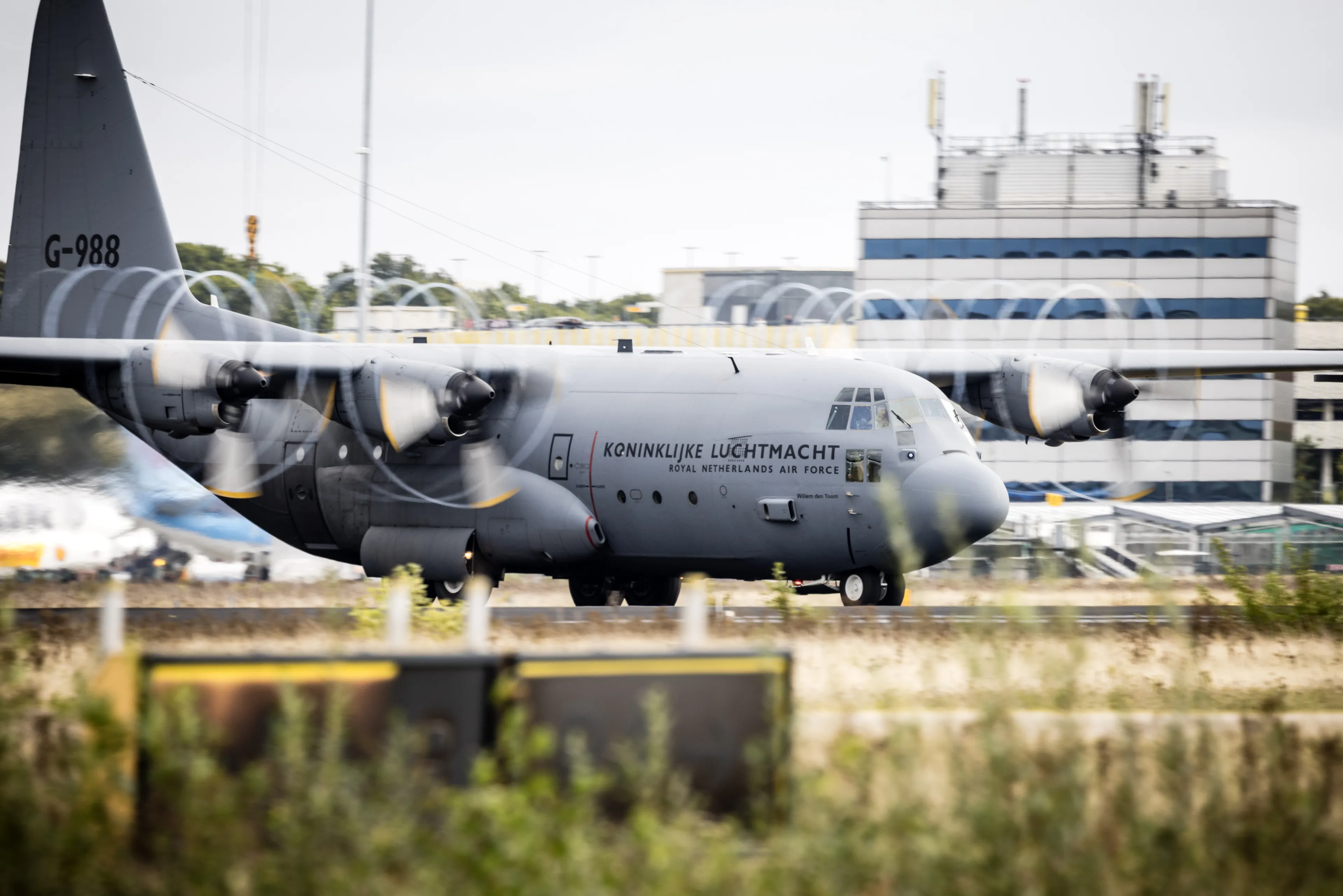 Grote militaire oefening van start: legervliegtuigen vliegen laag over Nederland