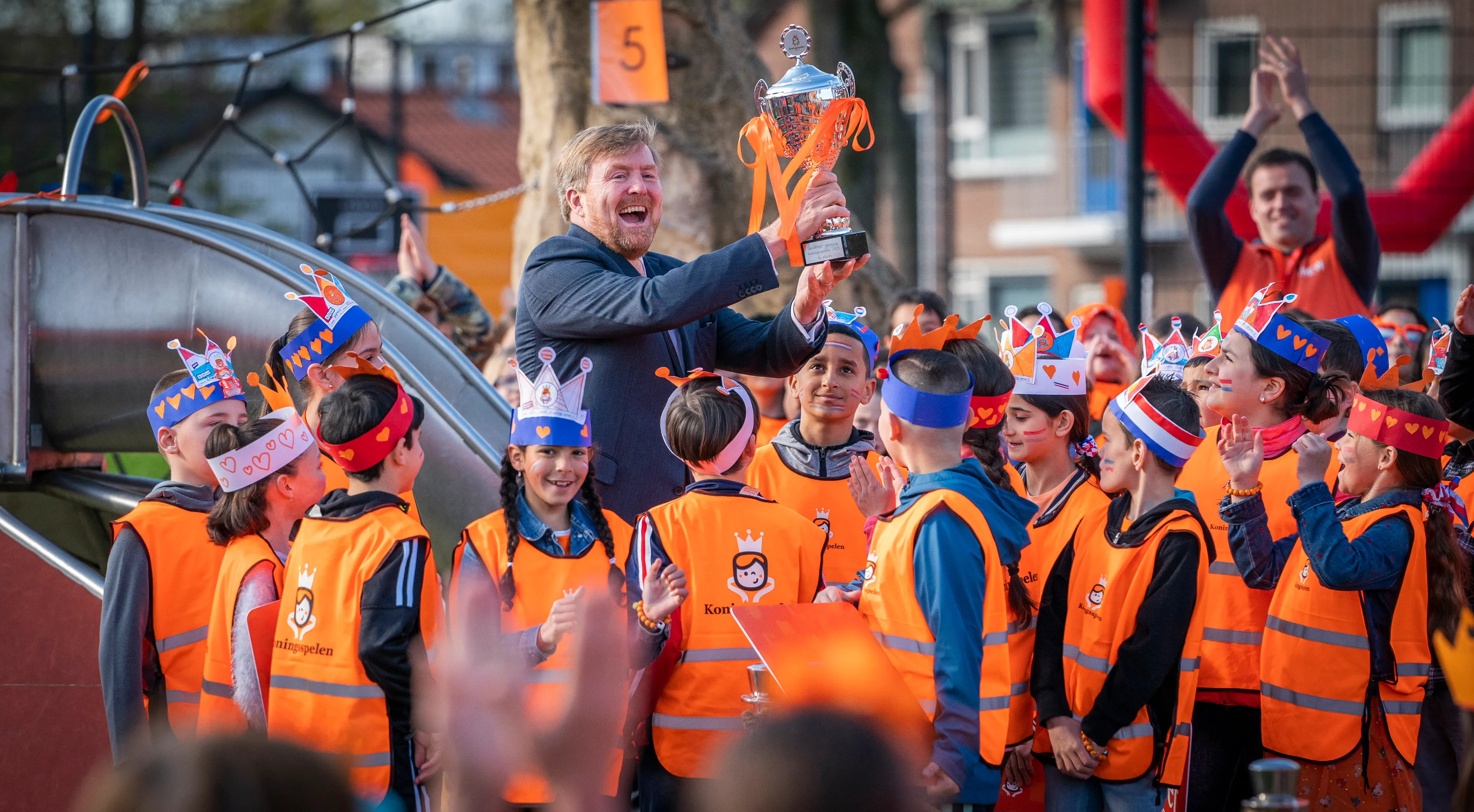 Helft Nederlanders viert geen Koningsdag vanwege corona: 'Moet ik in mijn eentje polonaise lopen?'
