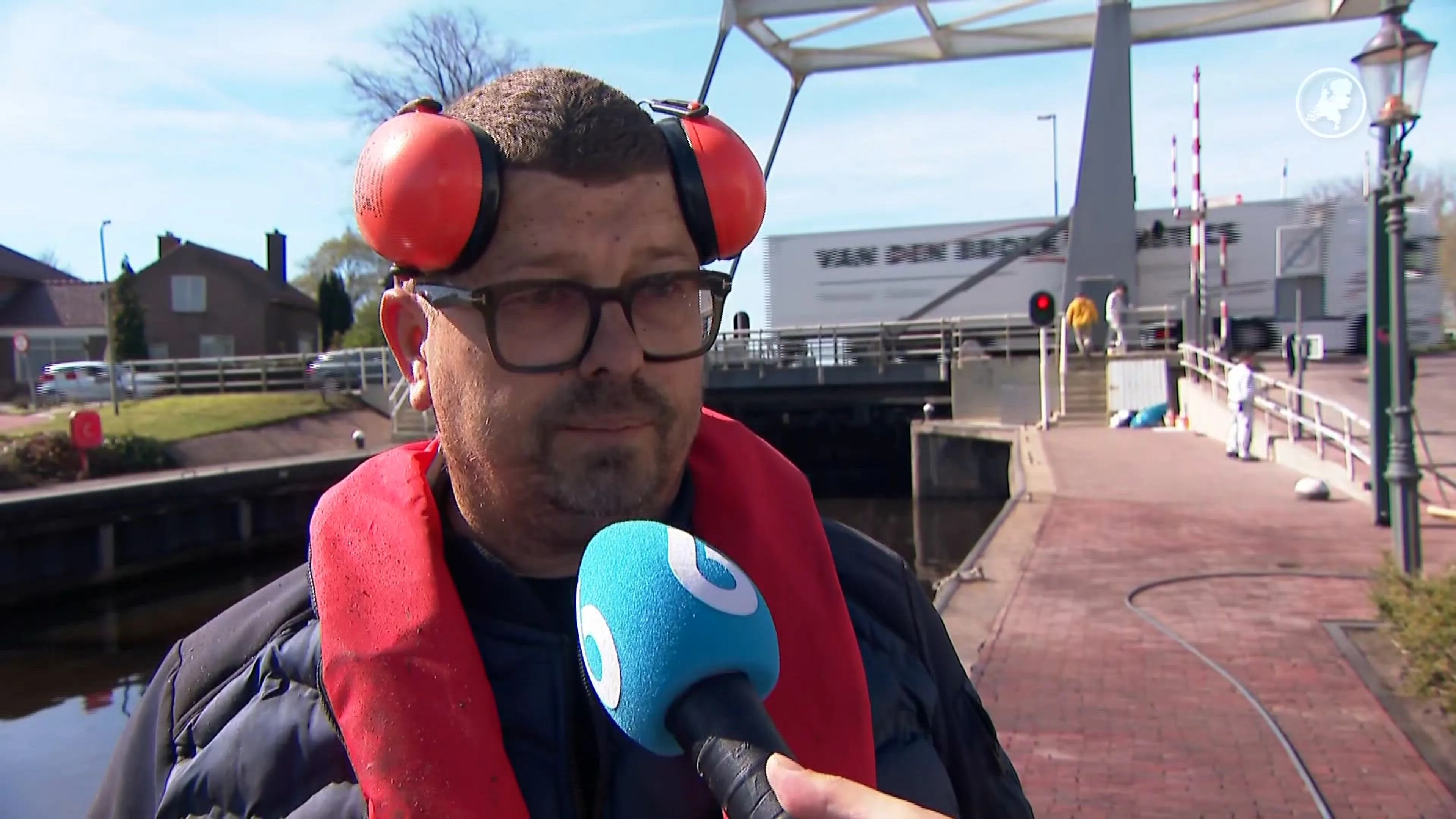 Gesloten sluis zorgt voor problemen in Zwartsluis: 'Raakt het hart van het dorp'