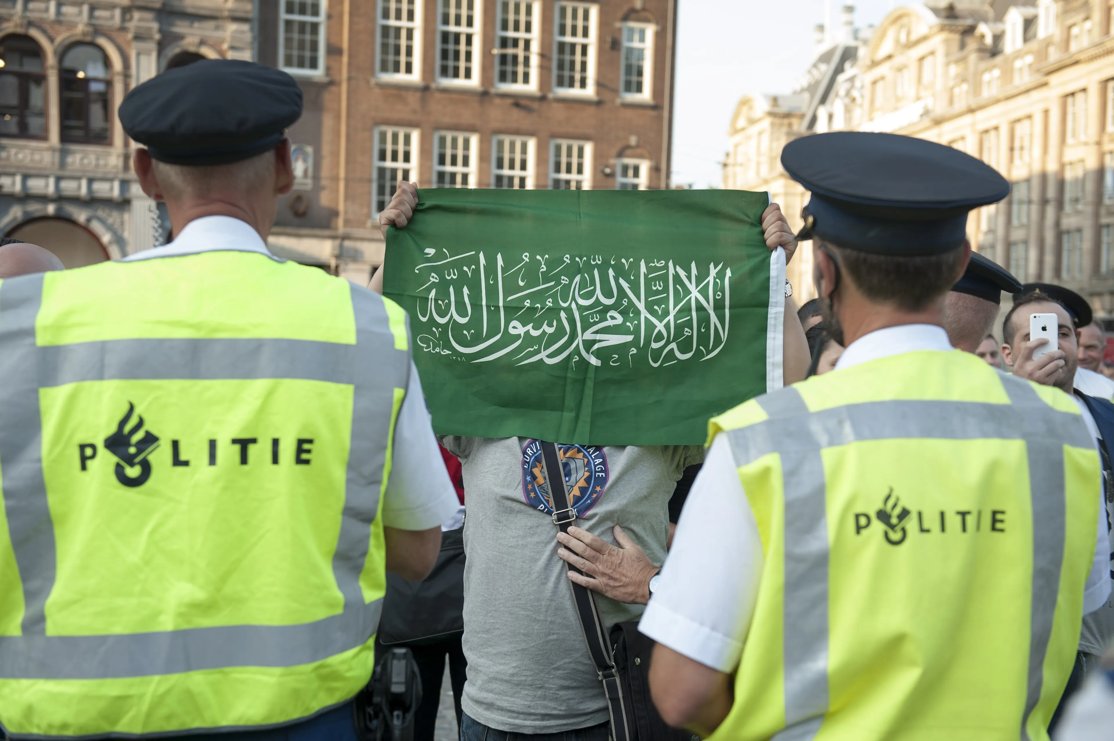 Hamas-vlag mag zondag niet worden getoond tijdens demonstratie Amsterdam