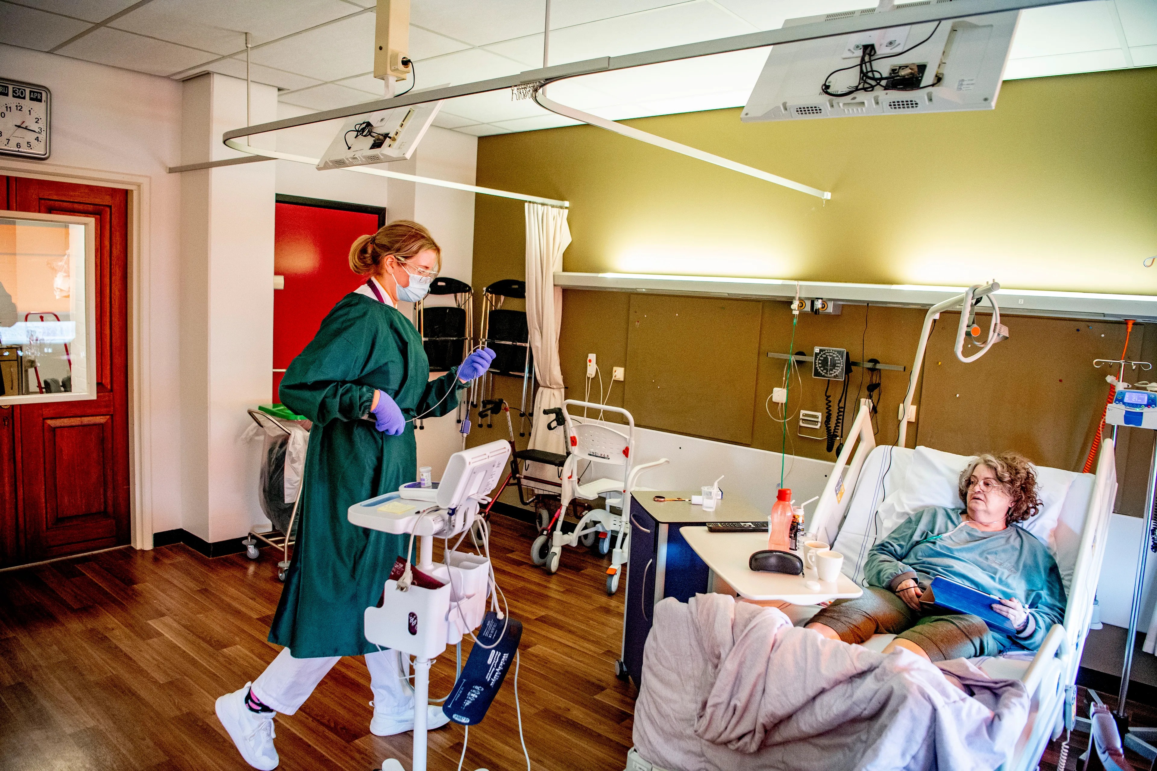Voor het eerst in 5 maanden tijd minder dan 500 coronapatiënten op de ic
