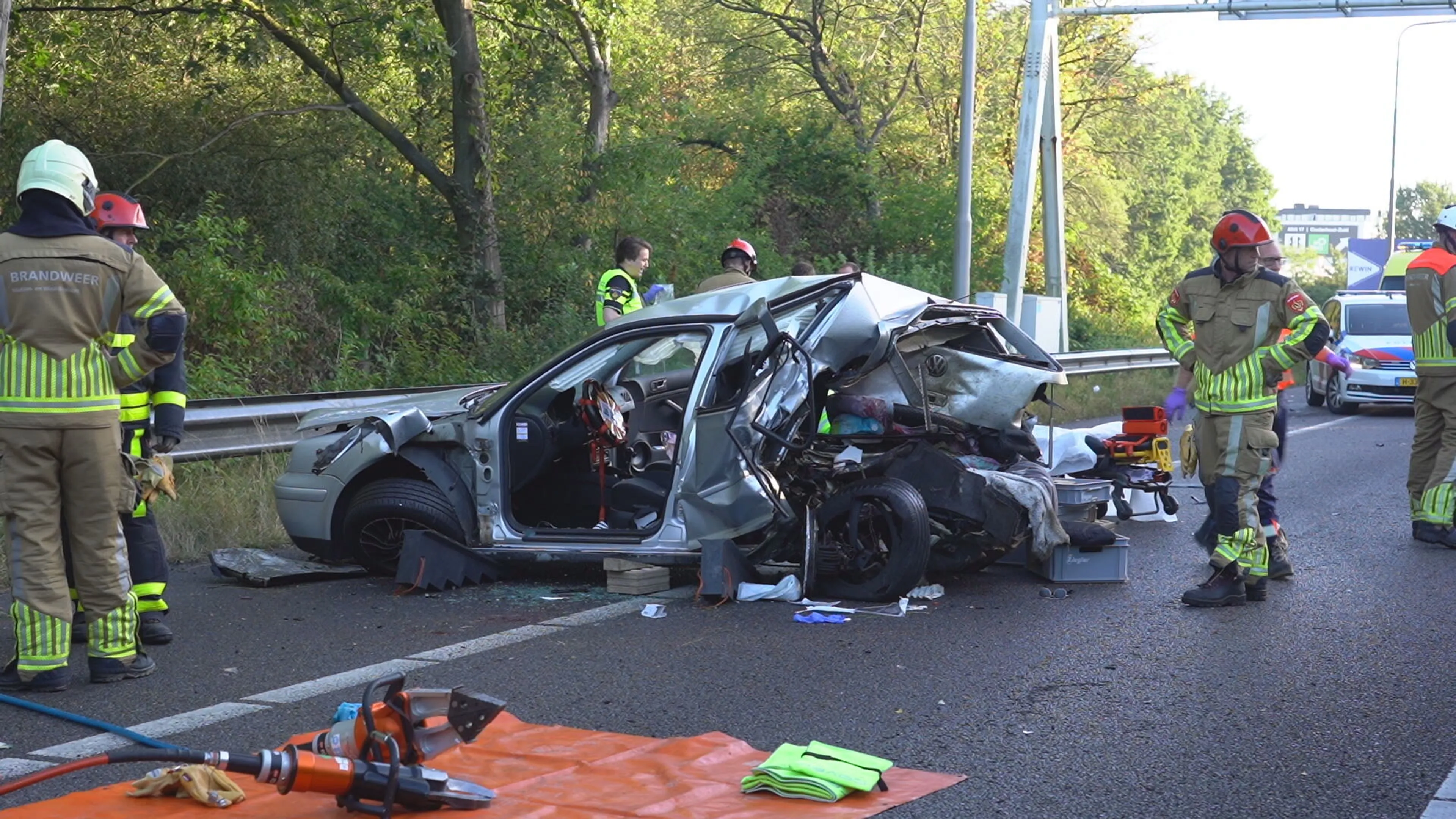 Drie gewonden na ongeluk op A27 bij Oosterhout, snelweg richting Breda weer open