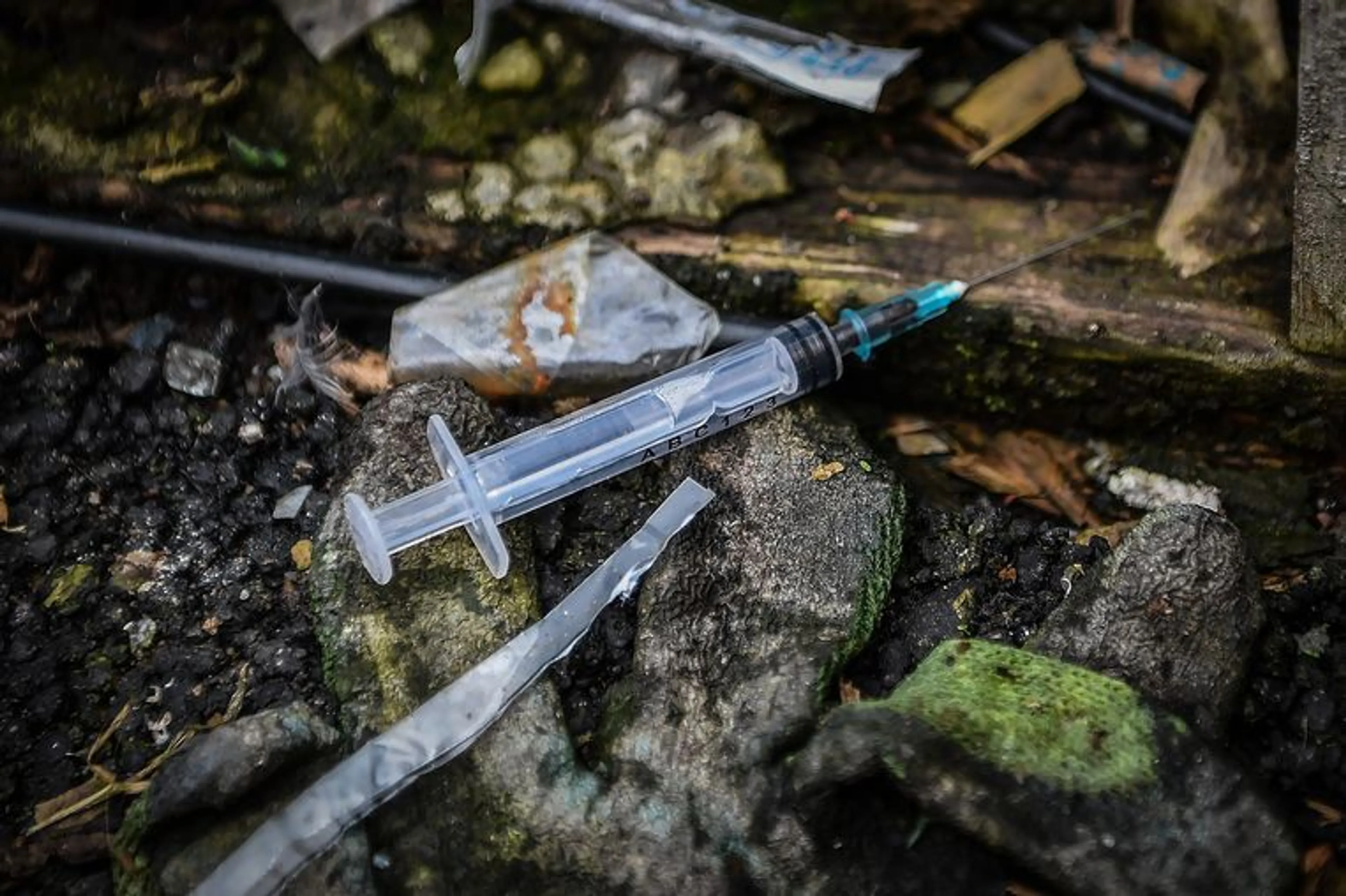 Zorgen om Rijswijks parkje: Denis (3) tijdens spelen geprikt door drugsnaald