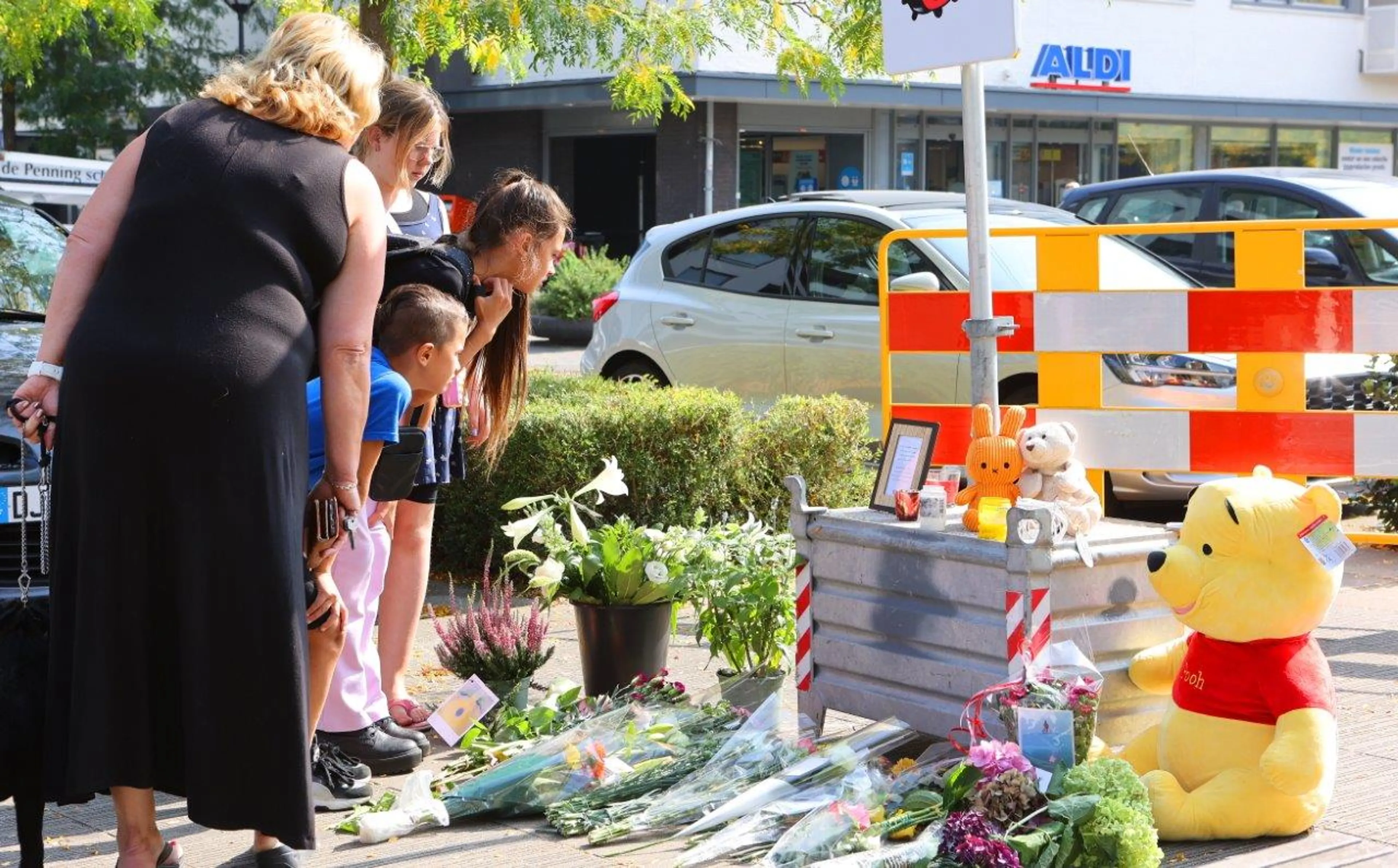 Bloemen en knuffels voor doodgestoken moeder uit Den Bosch: 'Dit mag niemand gebeuren'
