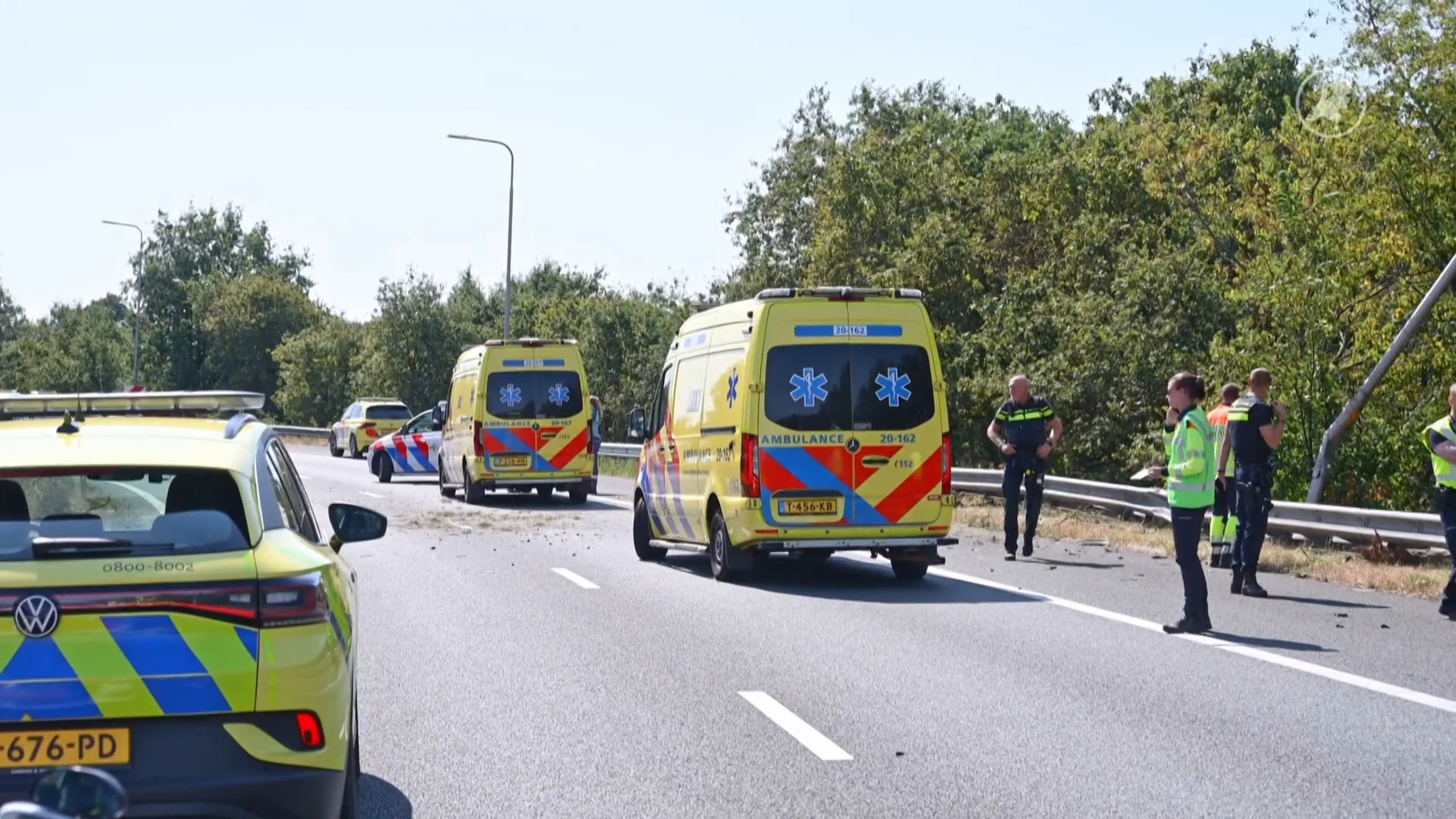 Automobilist (32) en hondje omgekomen bij ongeluk op A16
