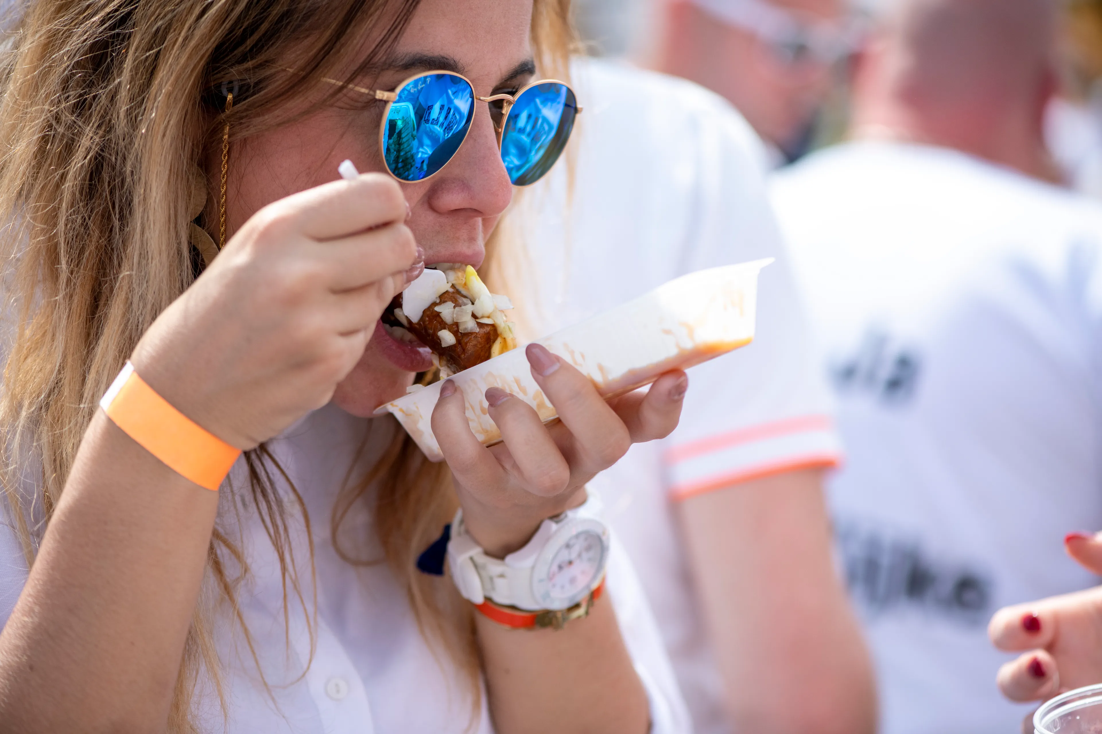 Nederlanders massaal aan de 'bestelfrikandel' tijdens EK-wedstrijden