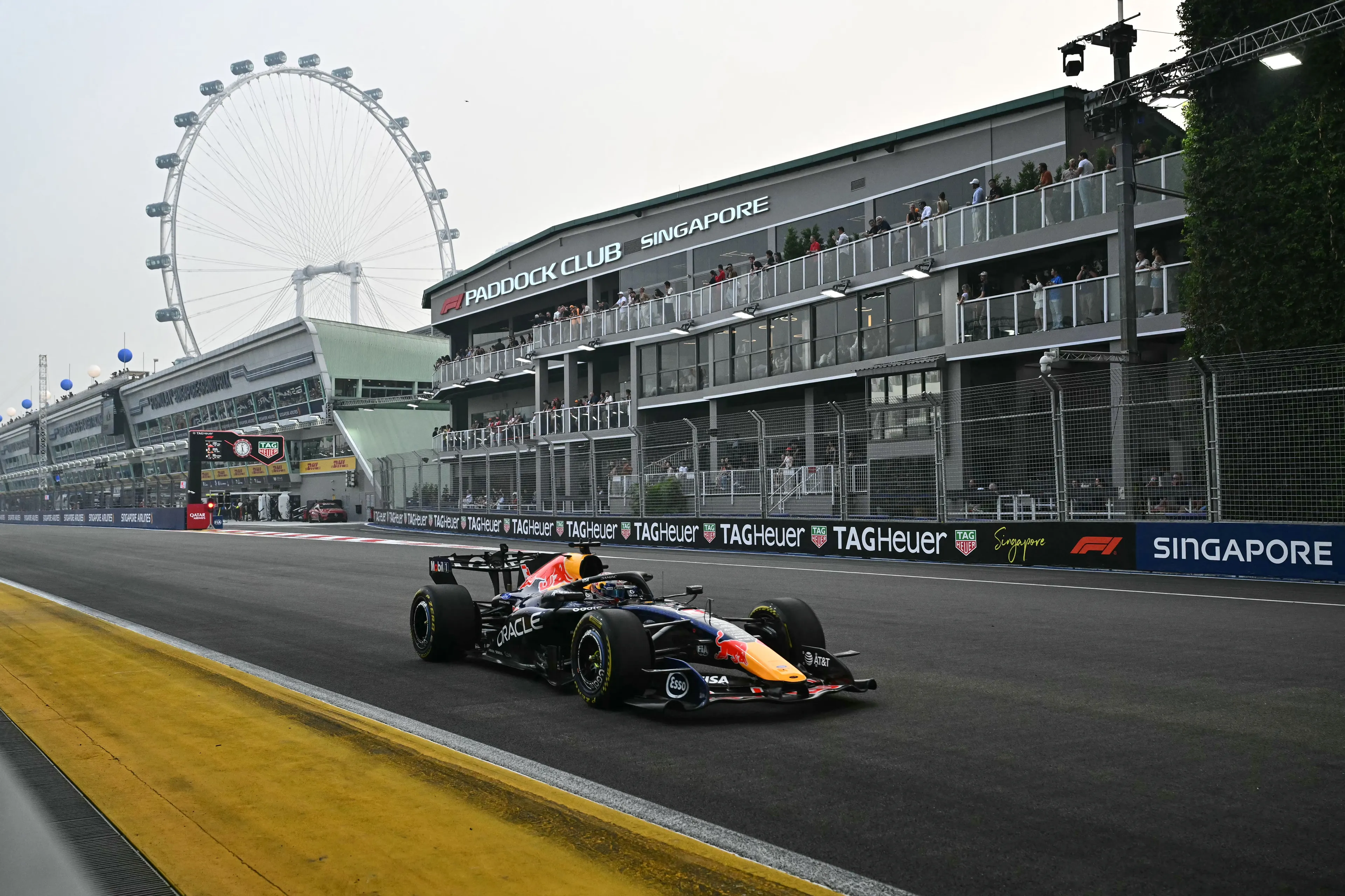 Max Verstappen pakt na winst Maleisië eerste pole sprintrace in Singapore