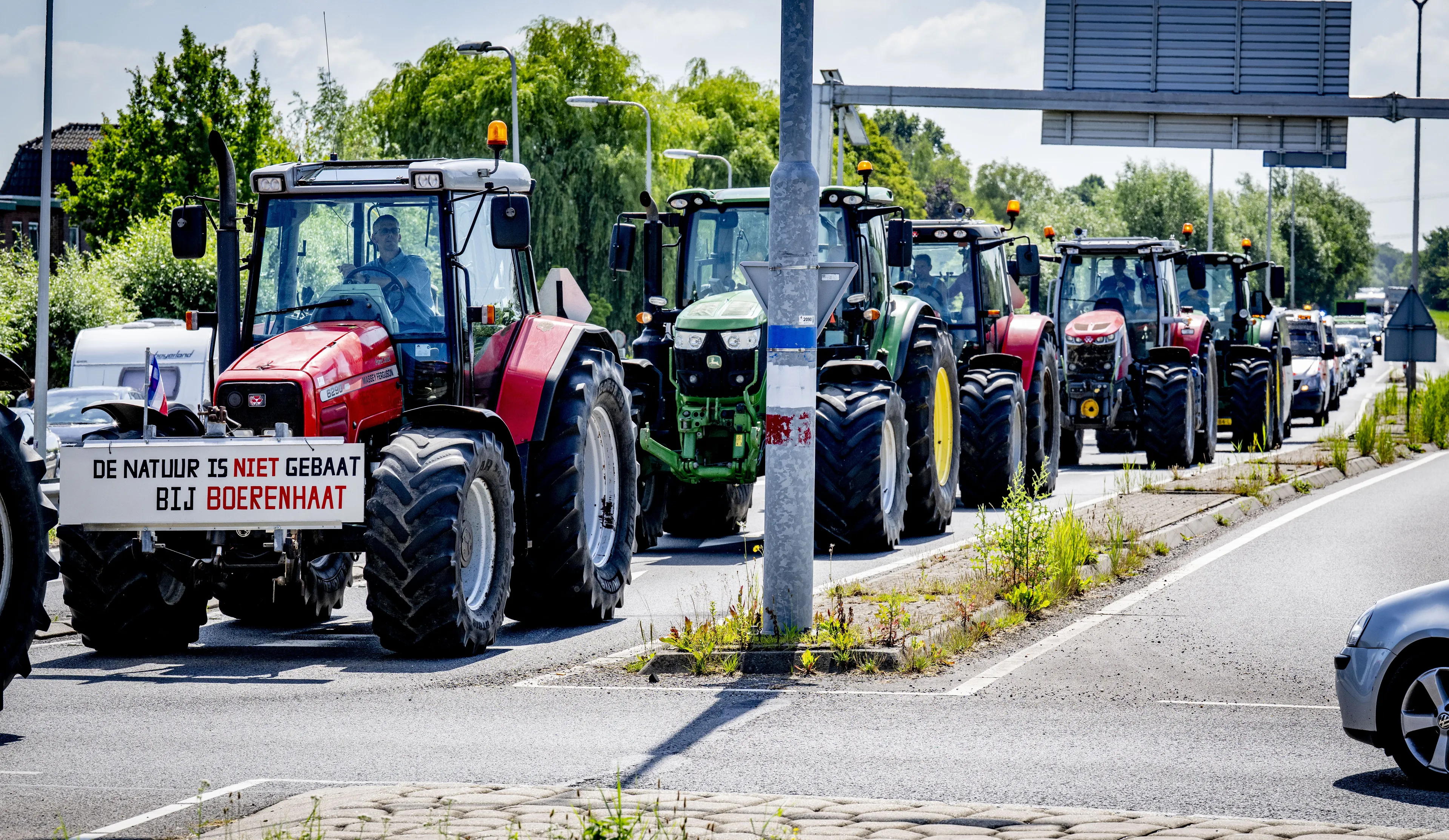 'Boeren bereiden nieuwe protestacties voor na onvrede over stikstofplannen'