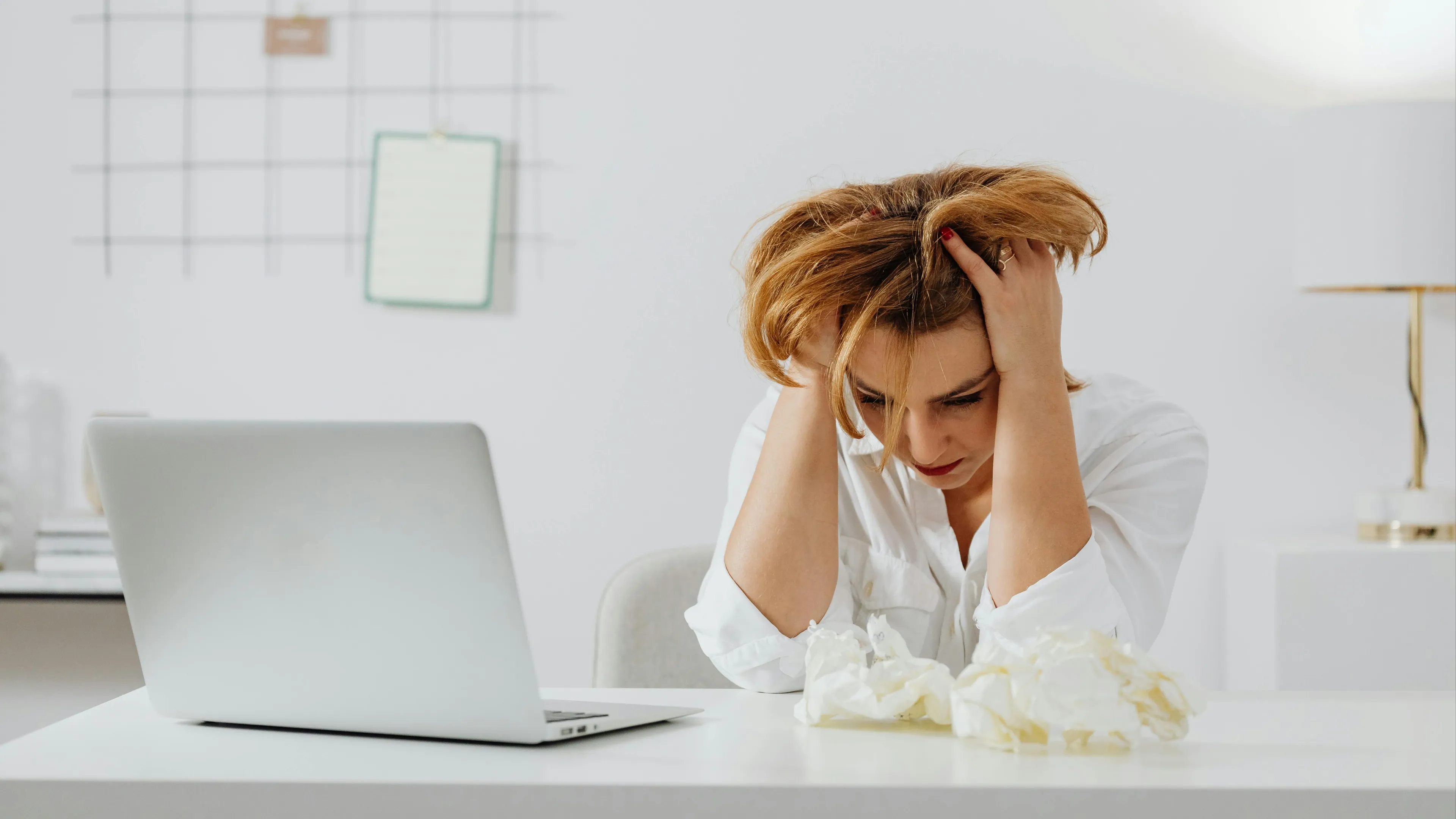 Vrouwen vaker en langer ziek door stressklachten
