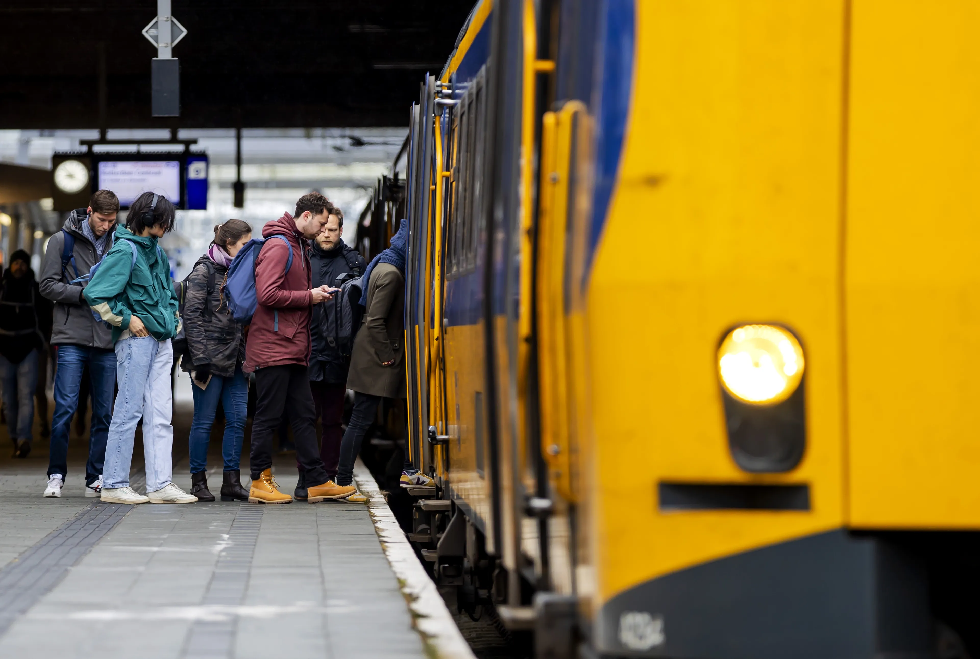 Nog groot deel van dag problemen op spoor rond Utrecht