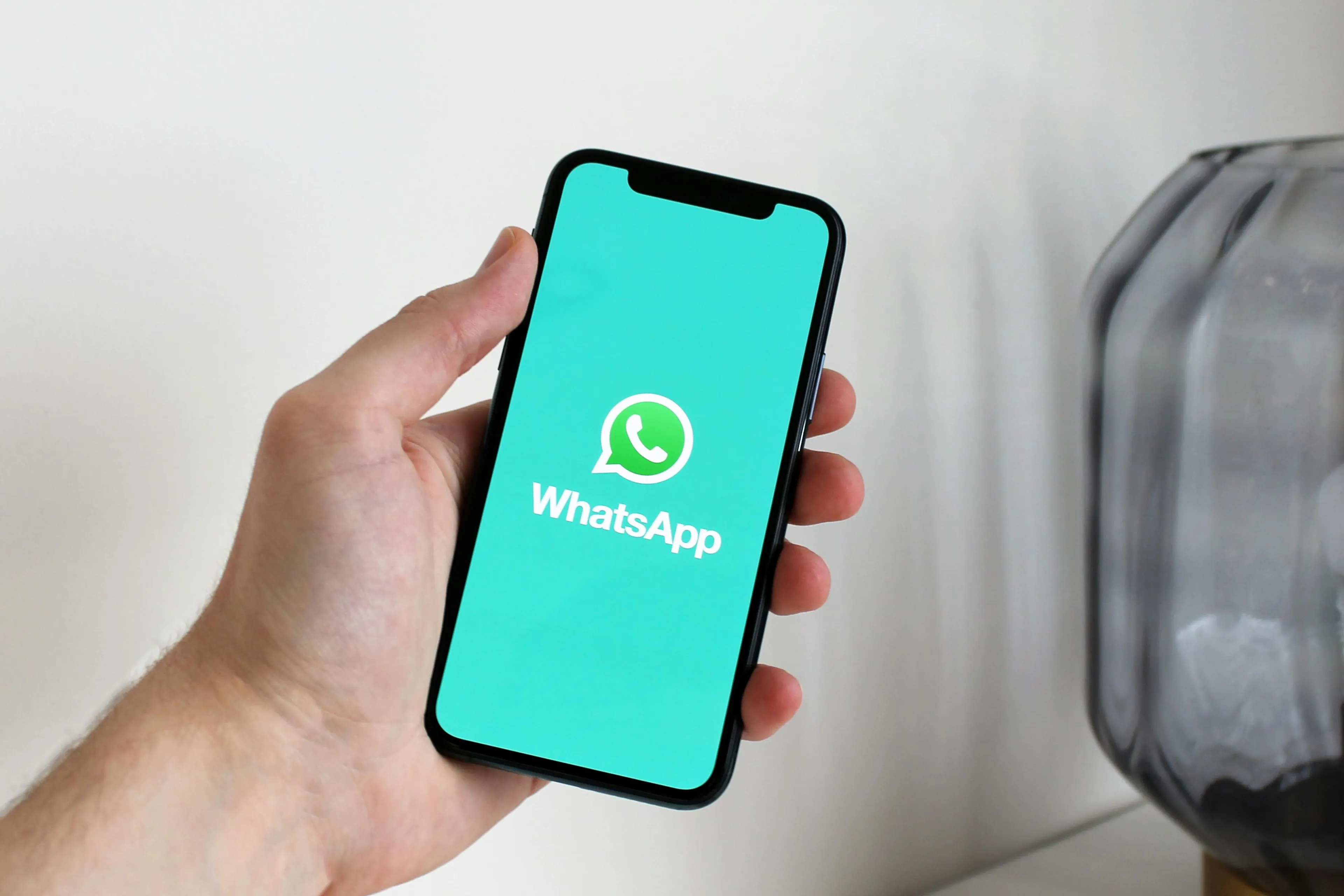 Kettingbericht gaat rond op WhatsApp: kan Meta AI echt meelezen in groepschats?