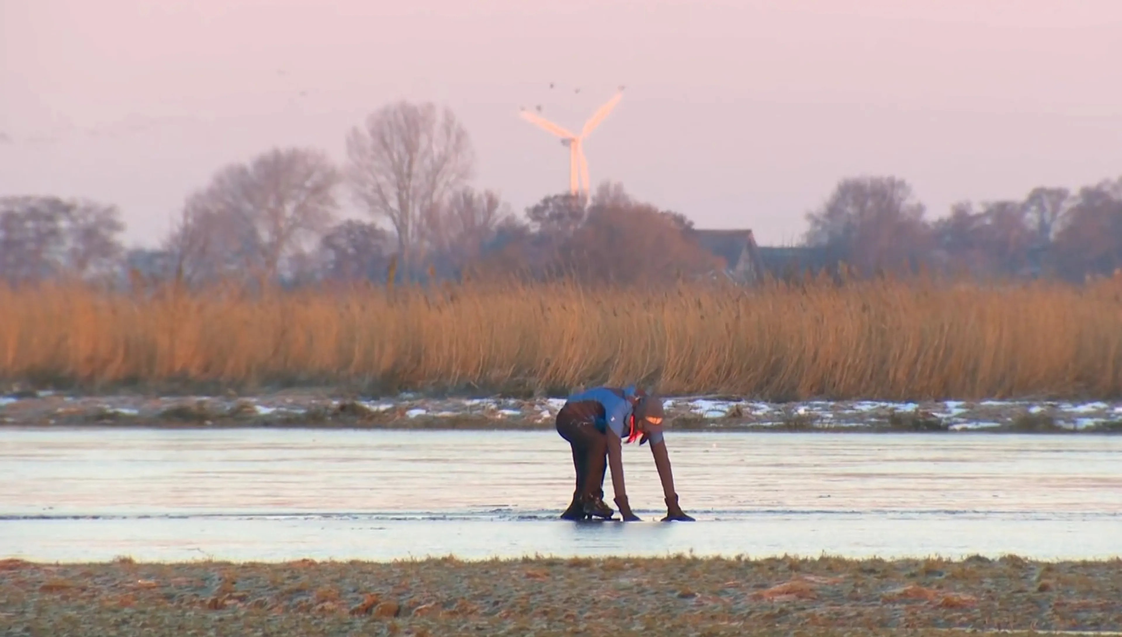 ZIEN: voorzichtig nog één keer het ijs op in Ryptsjerksterpolder