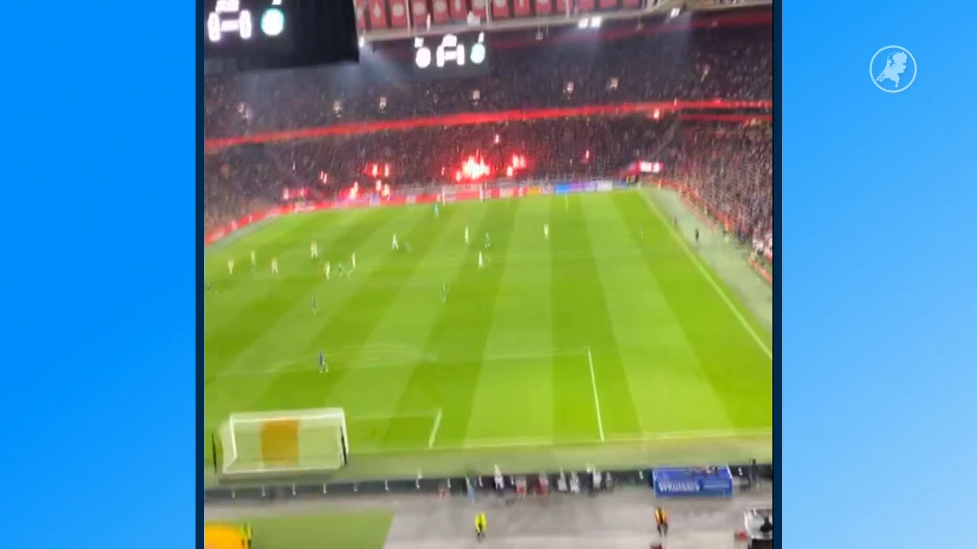 Ajax: mensen zonder kaart in stadion door geforceerde nooduitgang