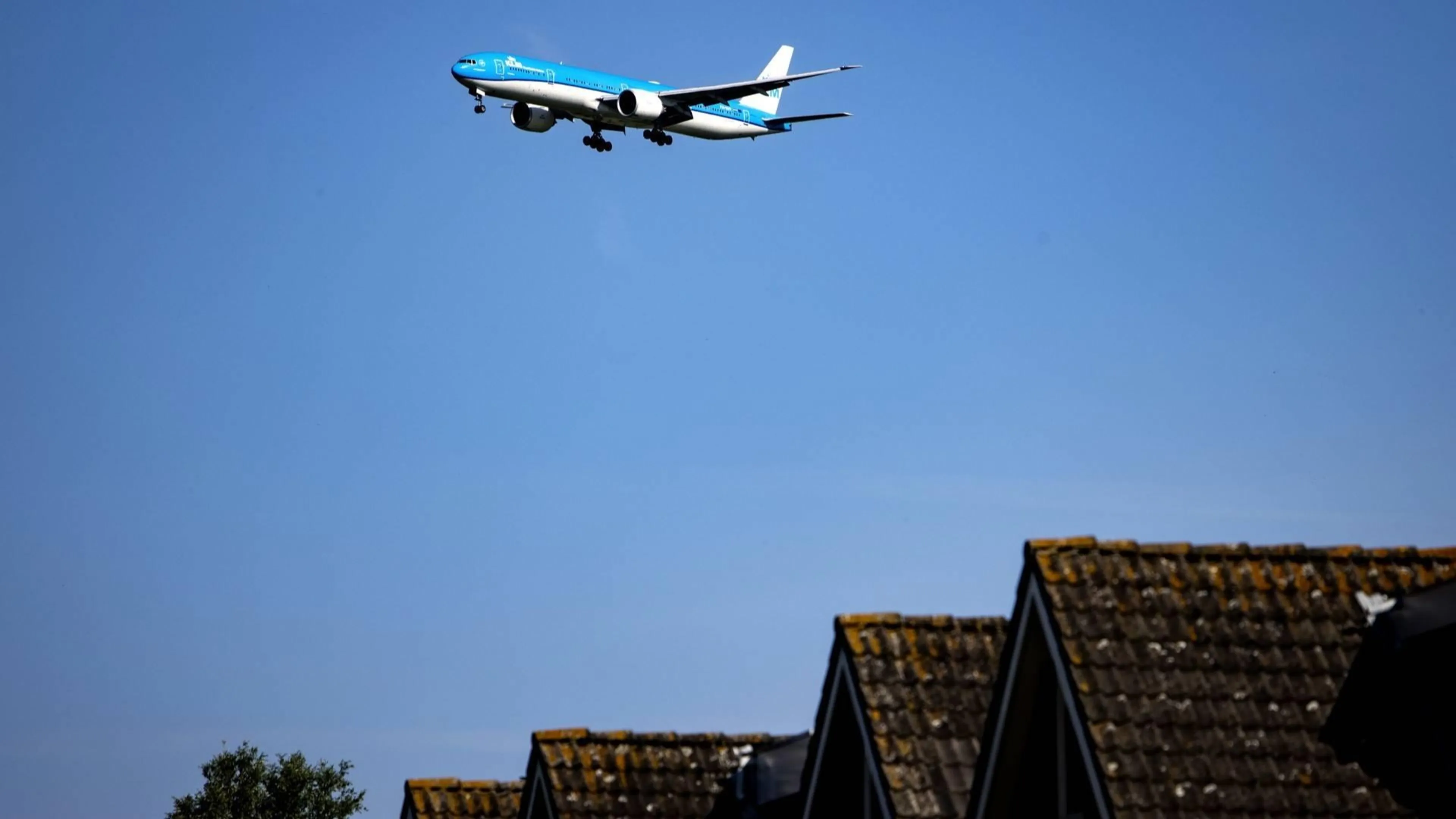 Uithoorn eist dat Schiphol zich aan geluidsregels houdt