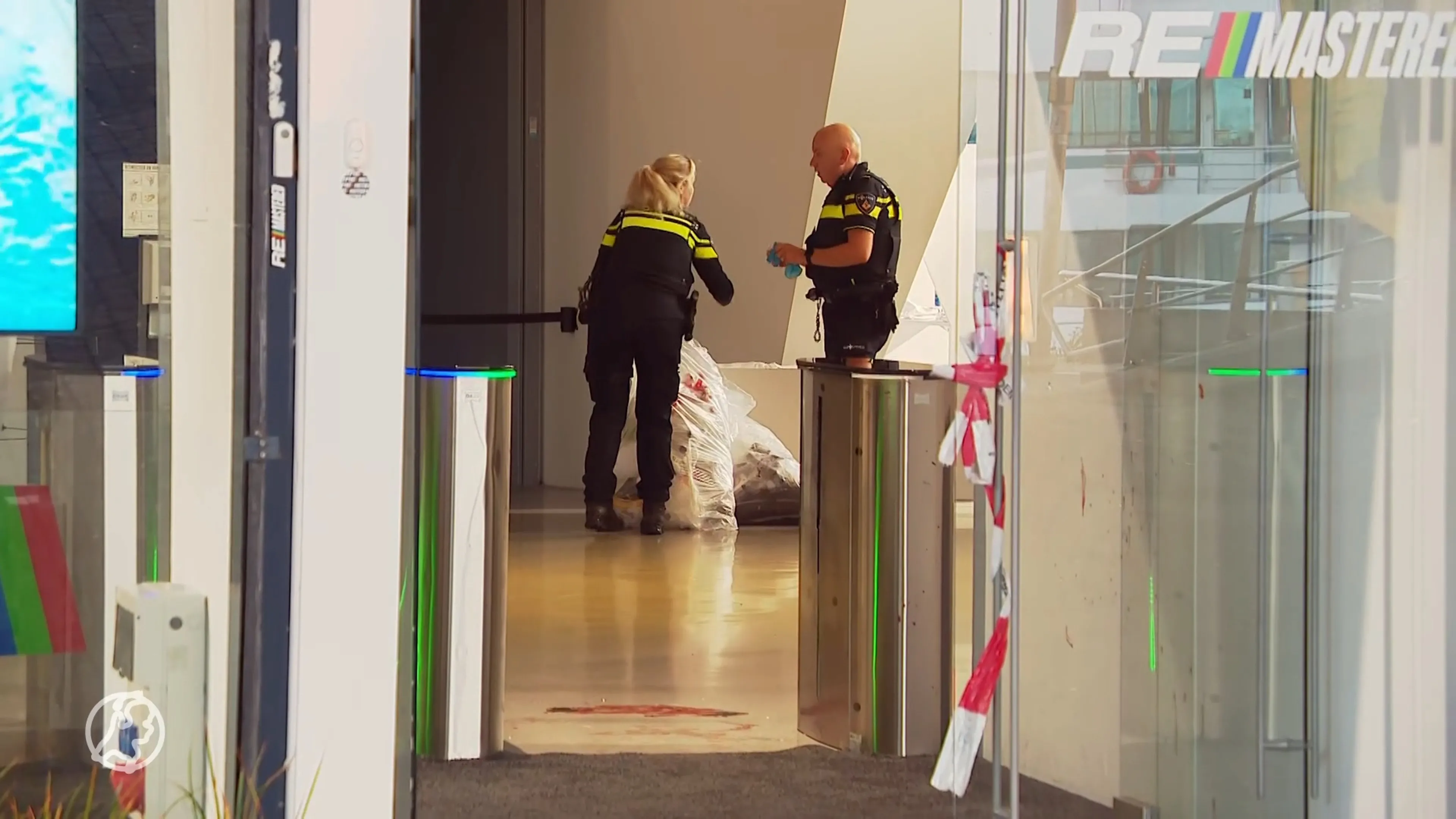 Bloemen op plek dodelijke steekpartij Rotterdam: 'Niet wijken voor zinloos geweld'