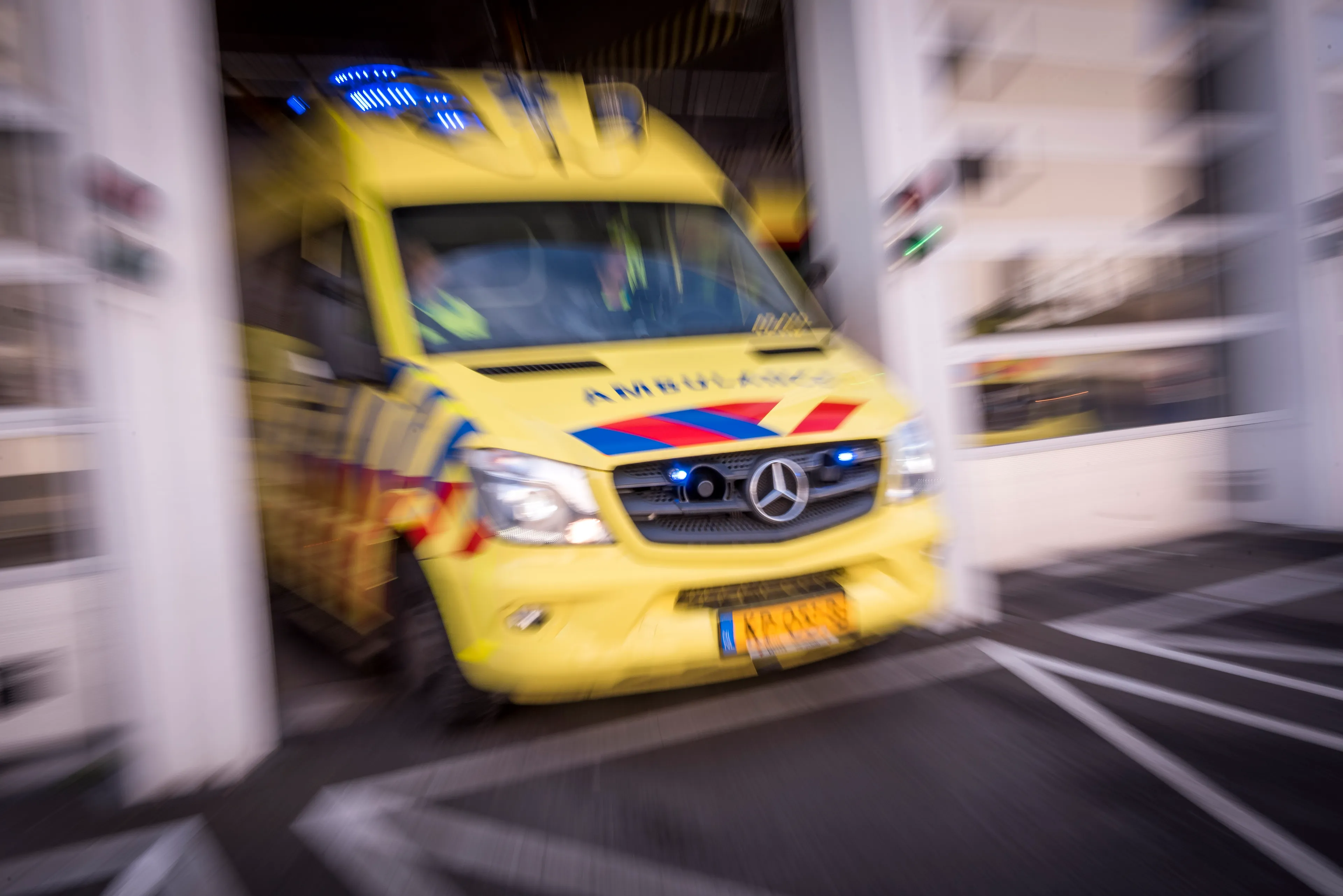 Vrouw (72) in kritieke toestand na aanrijding in Utrecht, veroorzaker rijdt door
