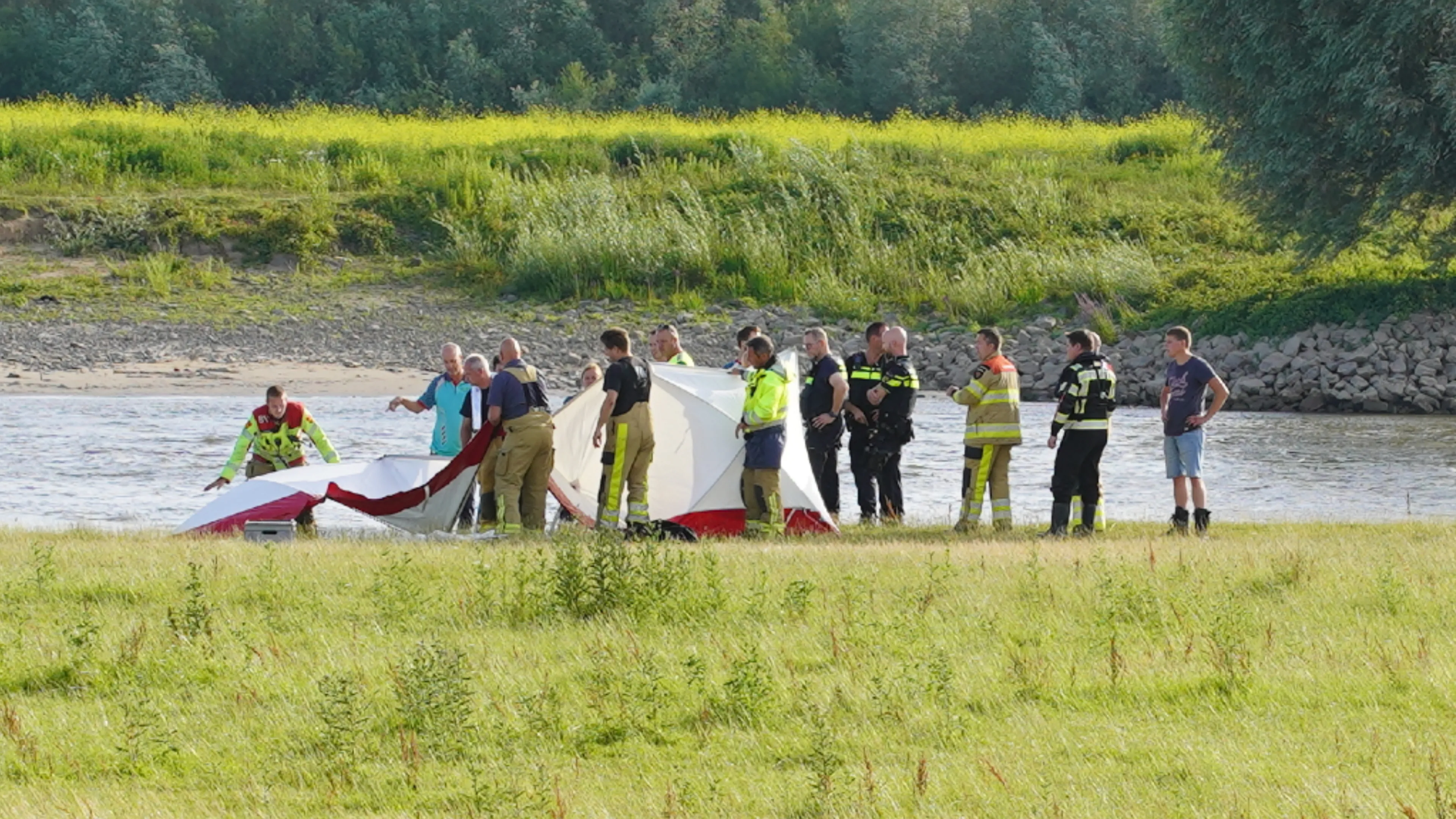 Lichaam gevonden bij zoekactie naar drenkeling in IJssel bij Deventer