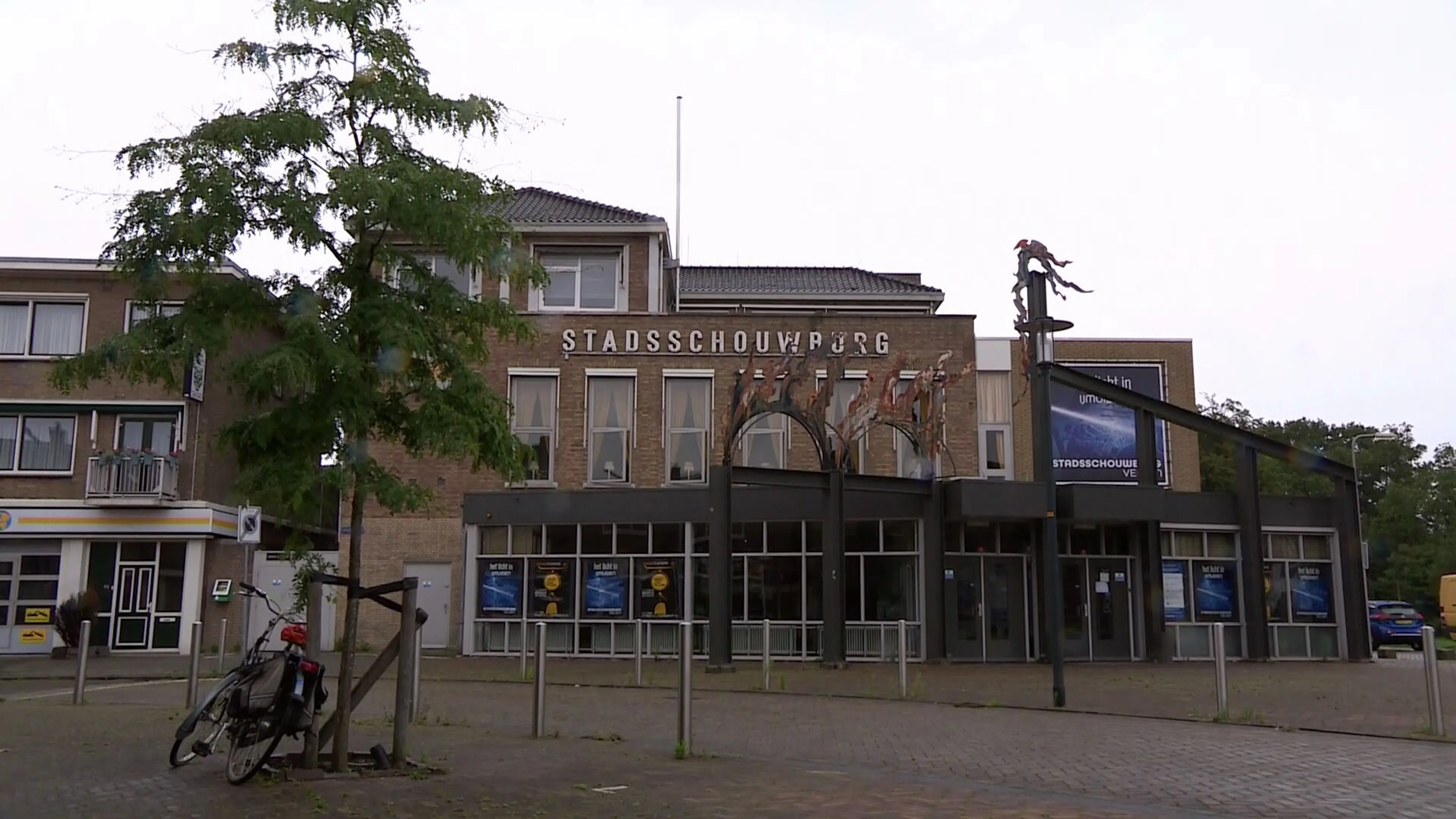 Theater op omvallen doet dankzij Velsenaren grote investering: 'Film moet ons redden'