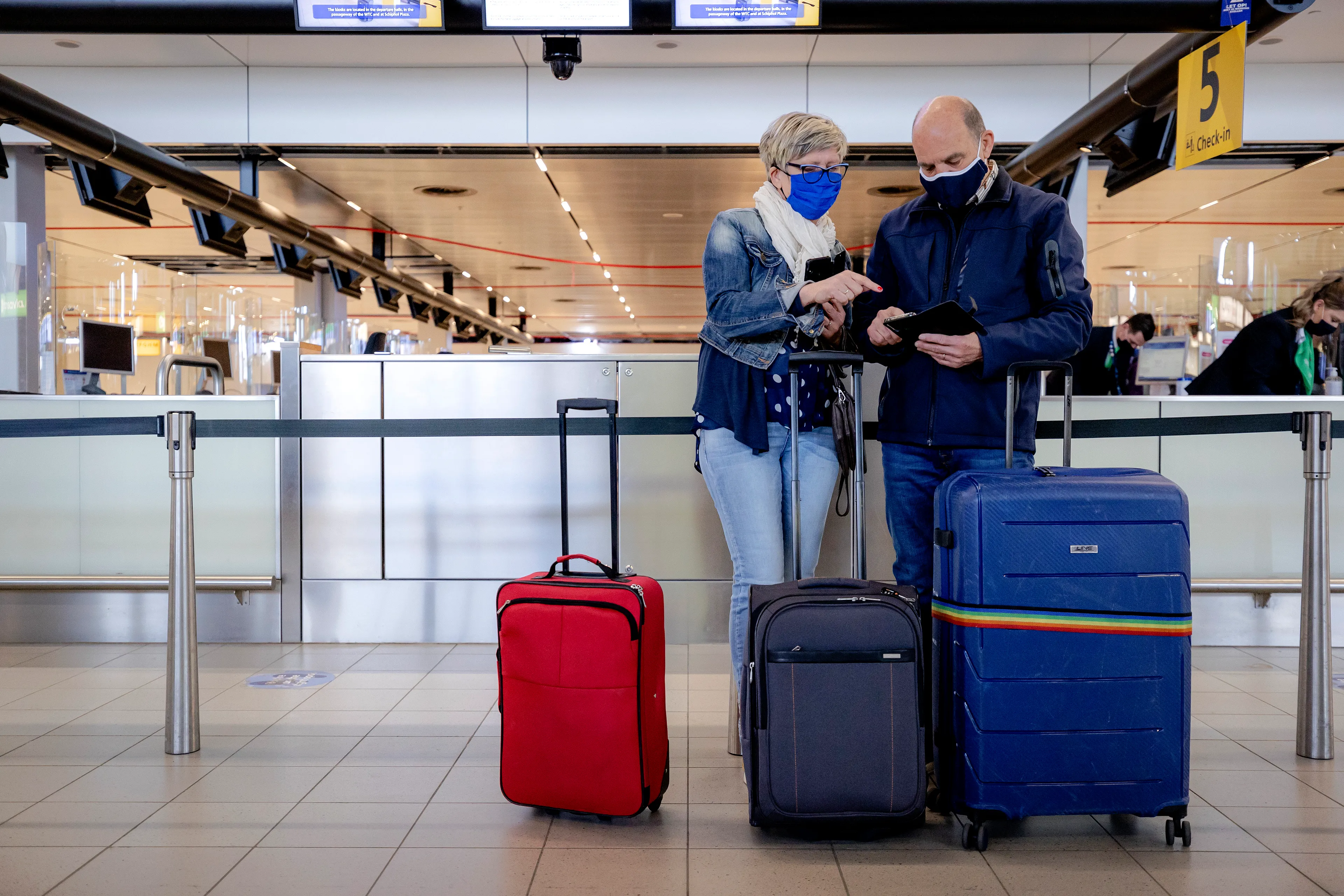 Veilig op vakantie weer stap dichterbij: Europees Parlement stemt in met coronapaspoort