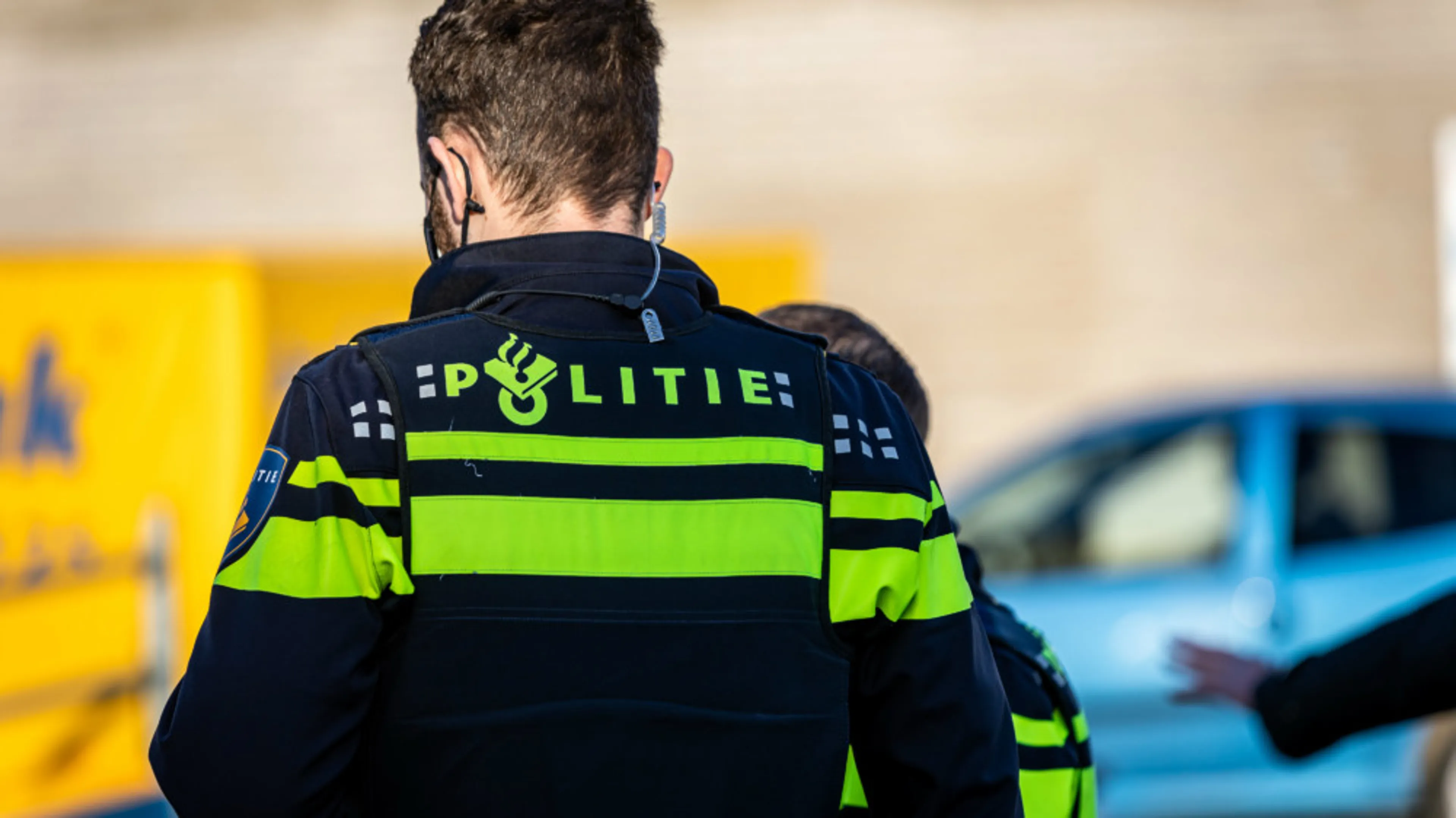 Dronken mondkapjesweigeraar misdraagt zich in supermarkt en bespuugt agent