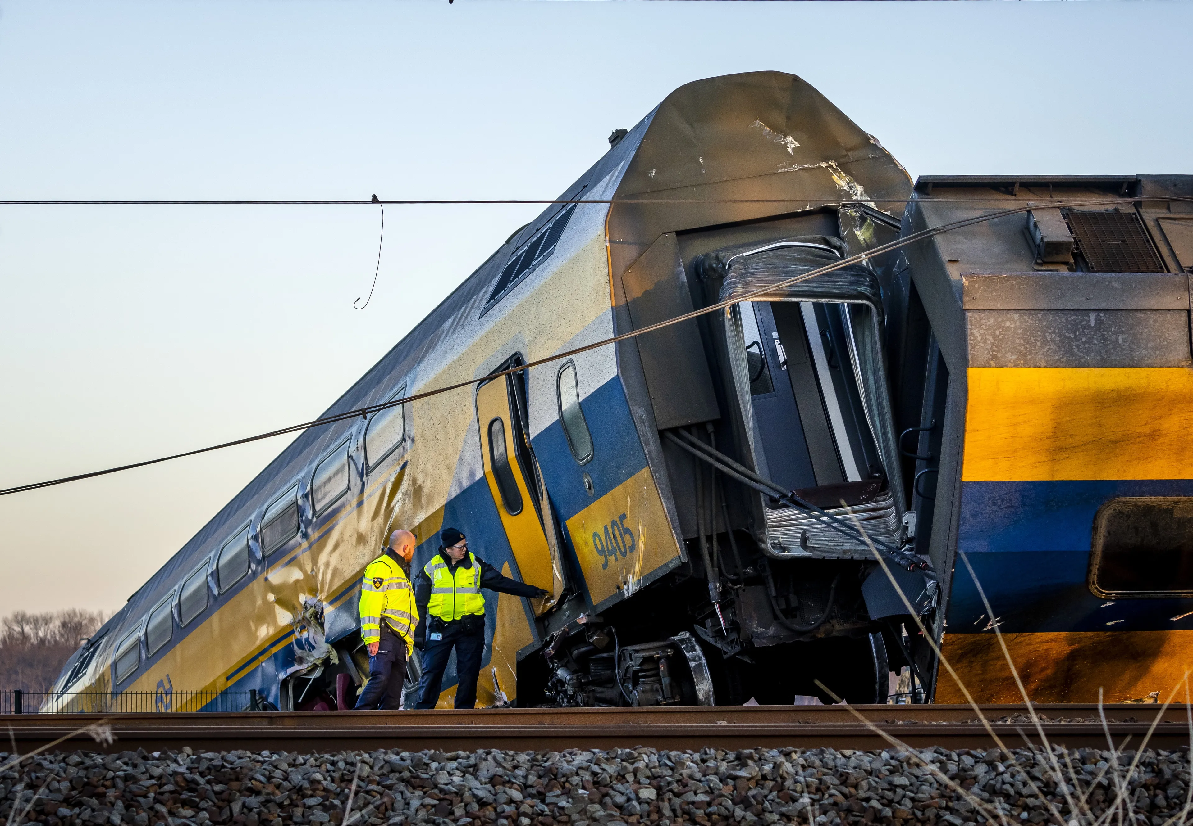 ProRail: kraan te snel op of bij spoor goederentrein Voorschoten
