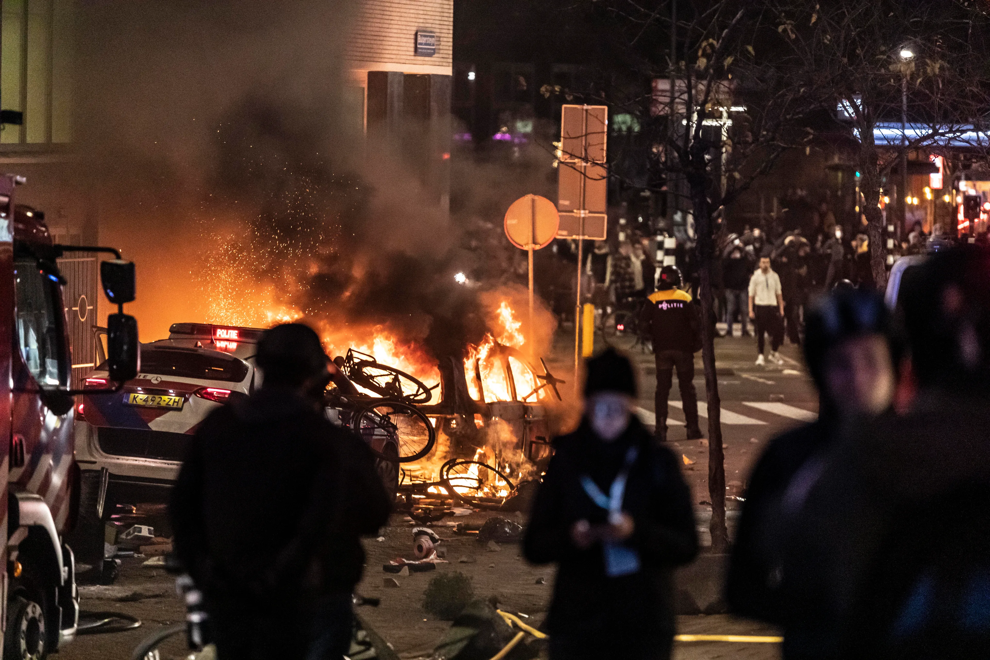 Tweede verdachte rellen Coolsingel meldt zich na tonen beelden, inmiddels 51 aanhoudingen