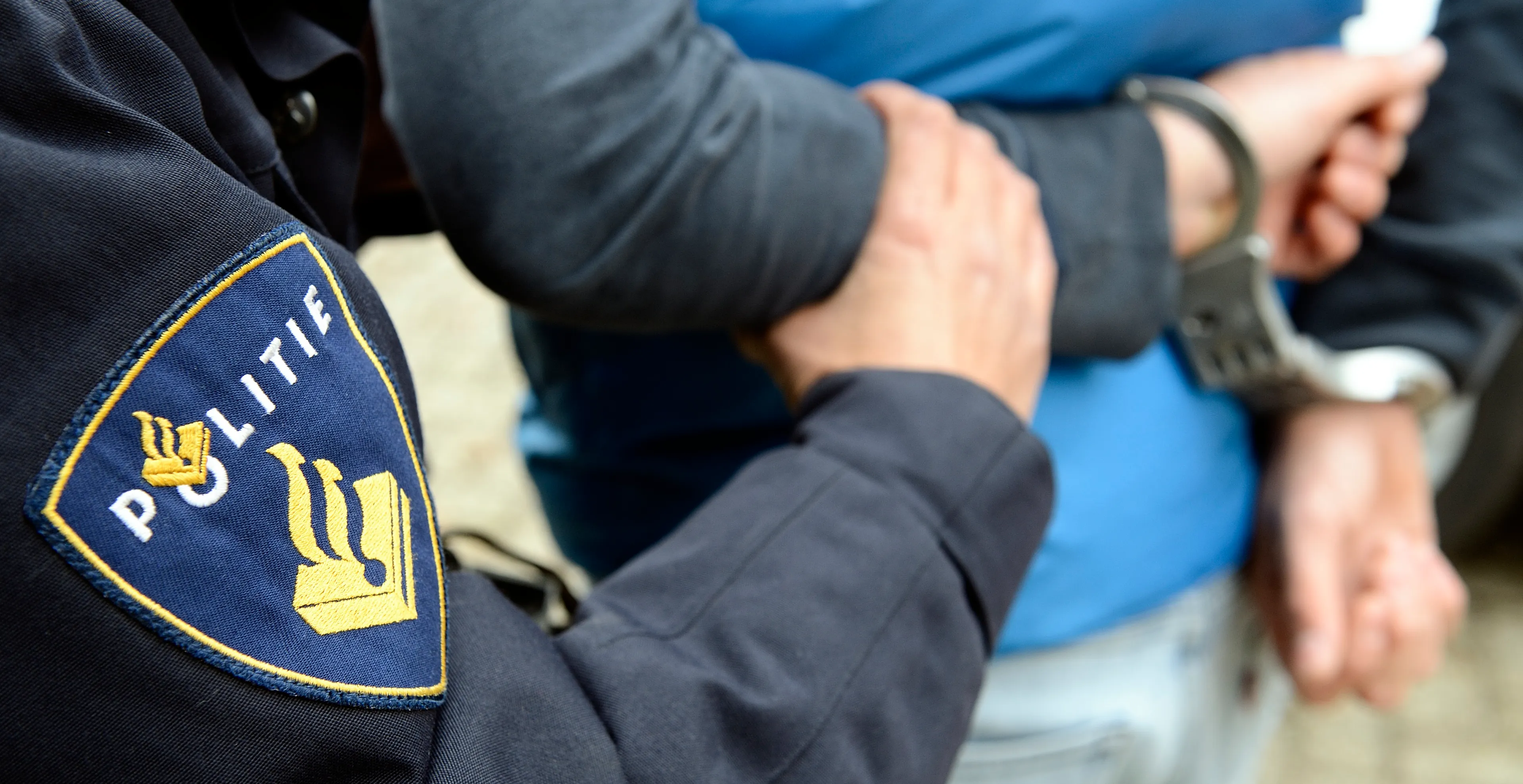 Pakketbezorger slaat vrouw meerdere keren op hoofd na aanrijding in Tilburg