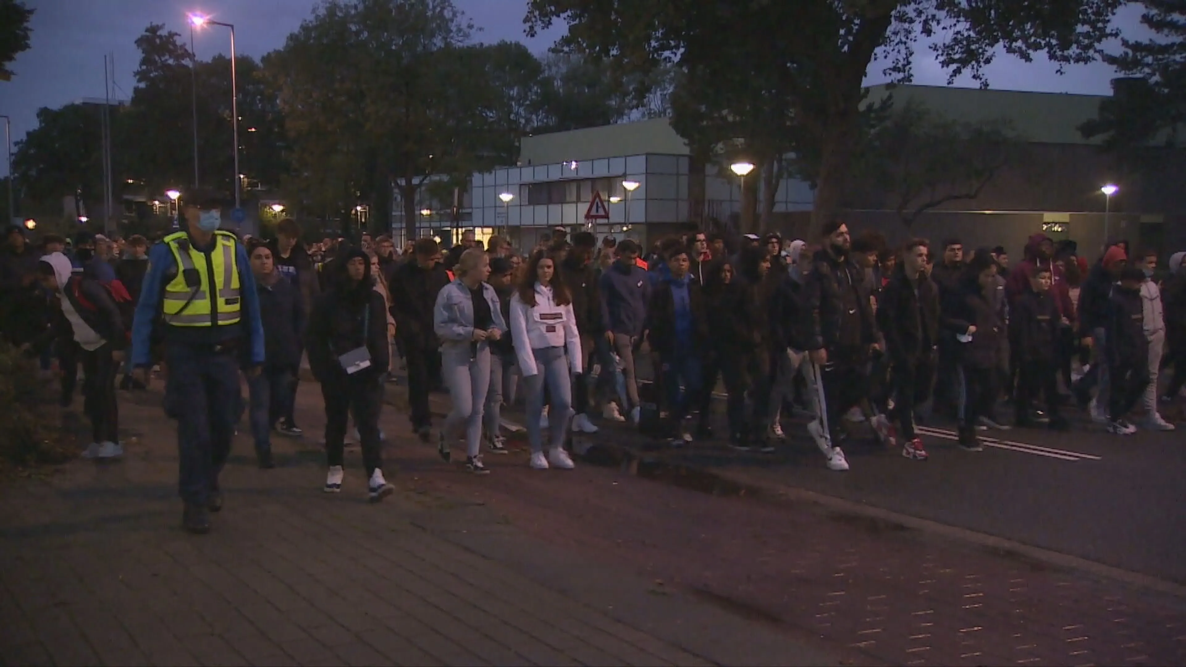 Stille tocht voor doodgestoken Mushuraldo (17): 'Hij was een hele lieve jongen'