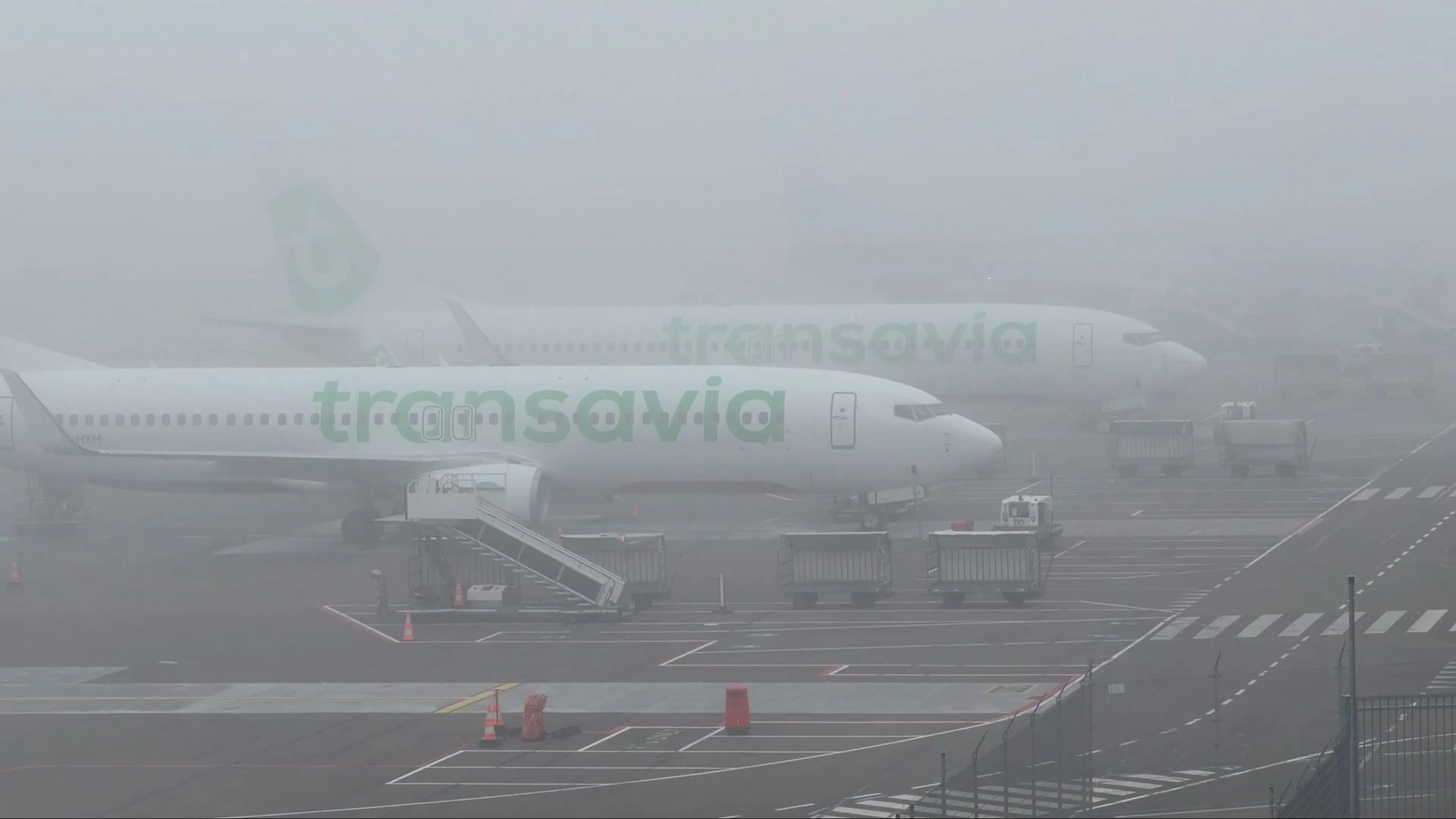 Mist zorgt voor problemen op Eindhoven Airport: vliegtuigen kunnen niet landen