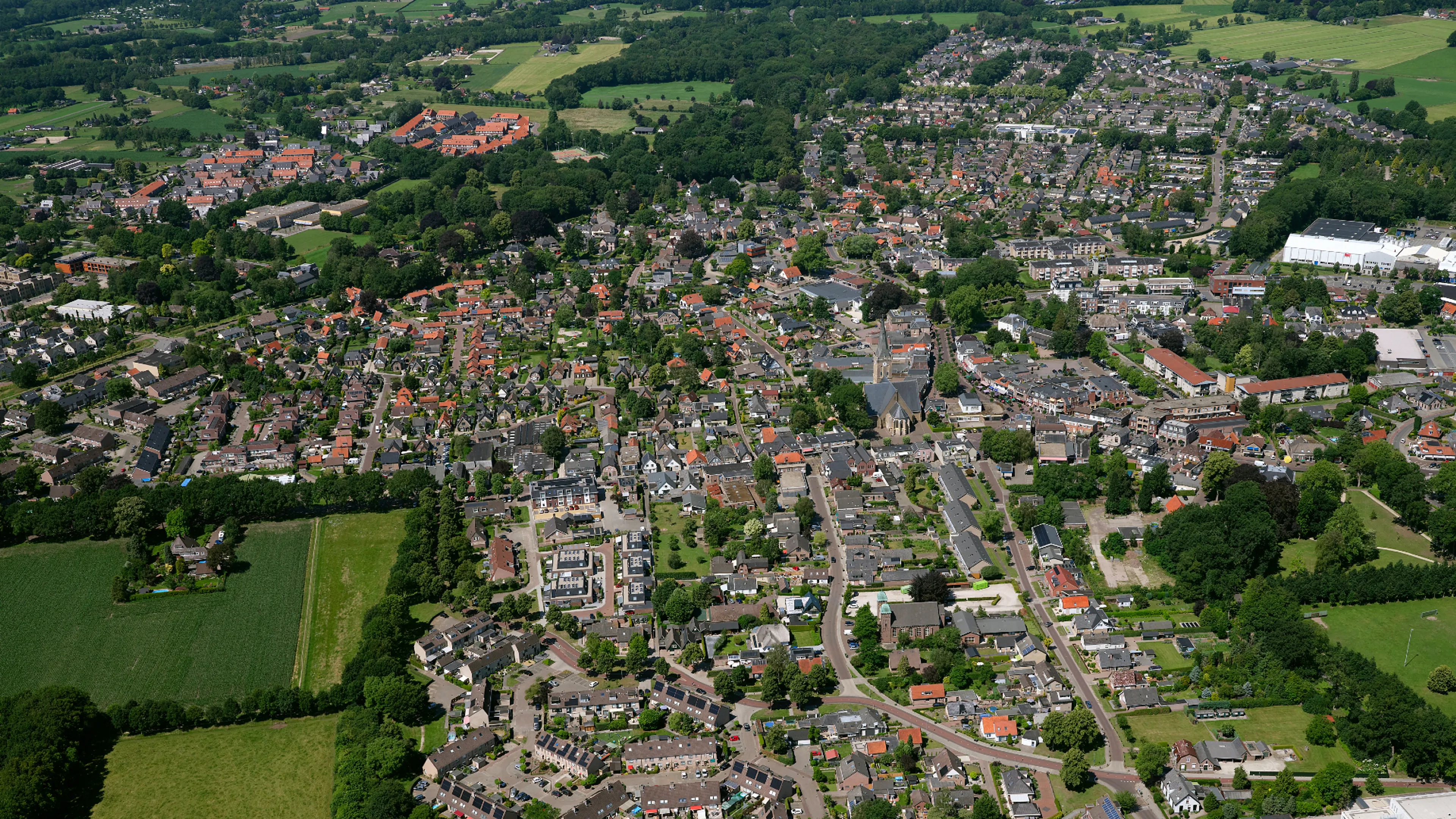 Burgemeester Heerde onthult monument voor coronaslachtoffers