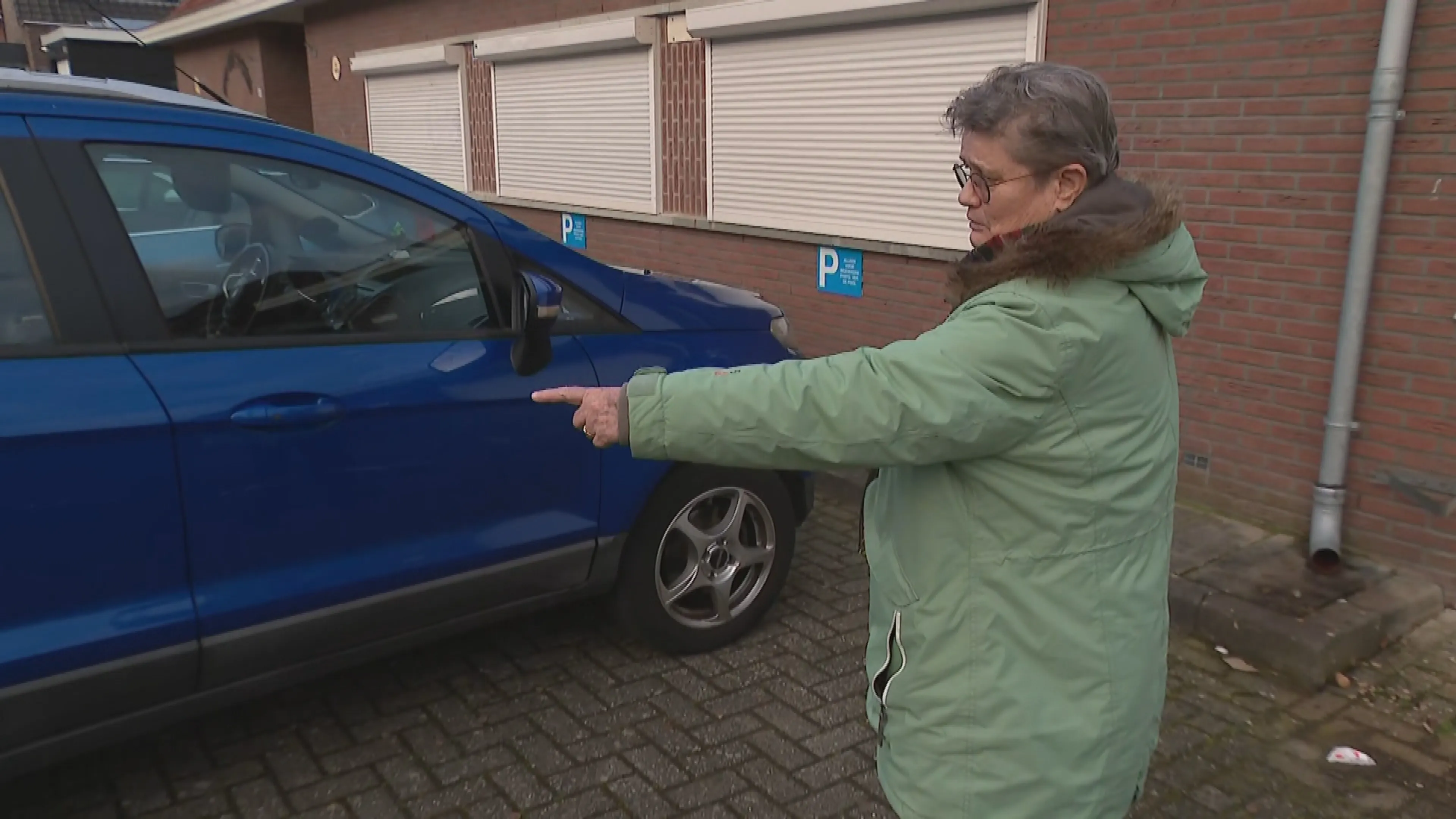 Baarn is boos: tientallen auto's bekrast tijdens bingomiddag