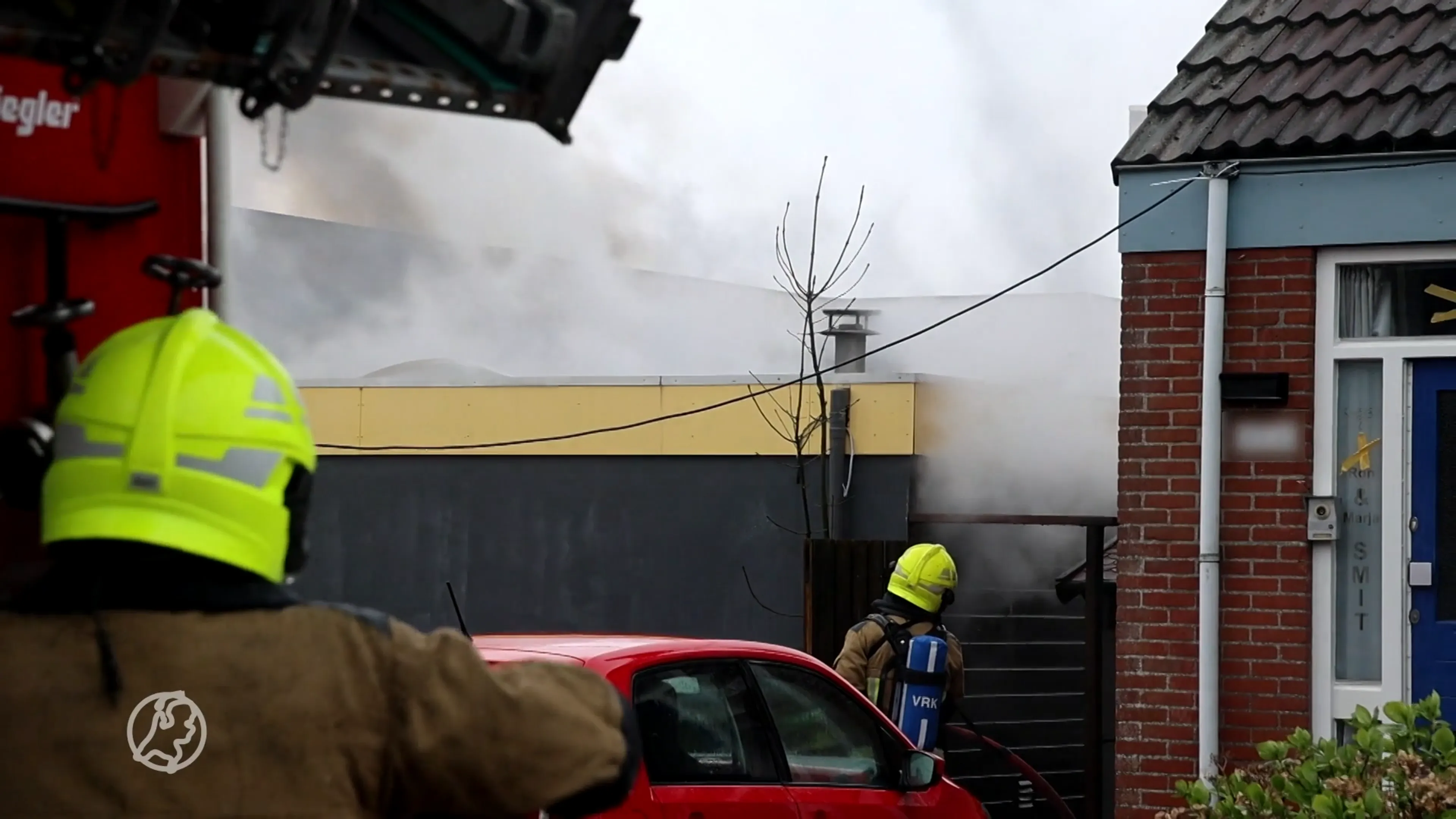 Meerdere woningen ontruimd bij grote brand in Zandvoort