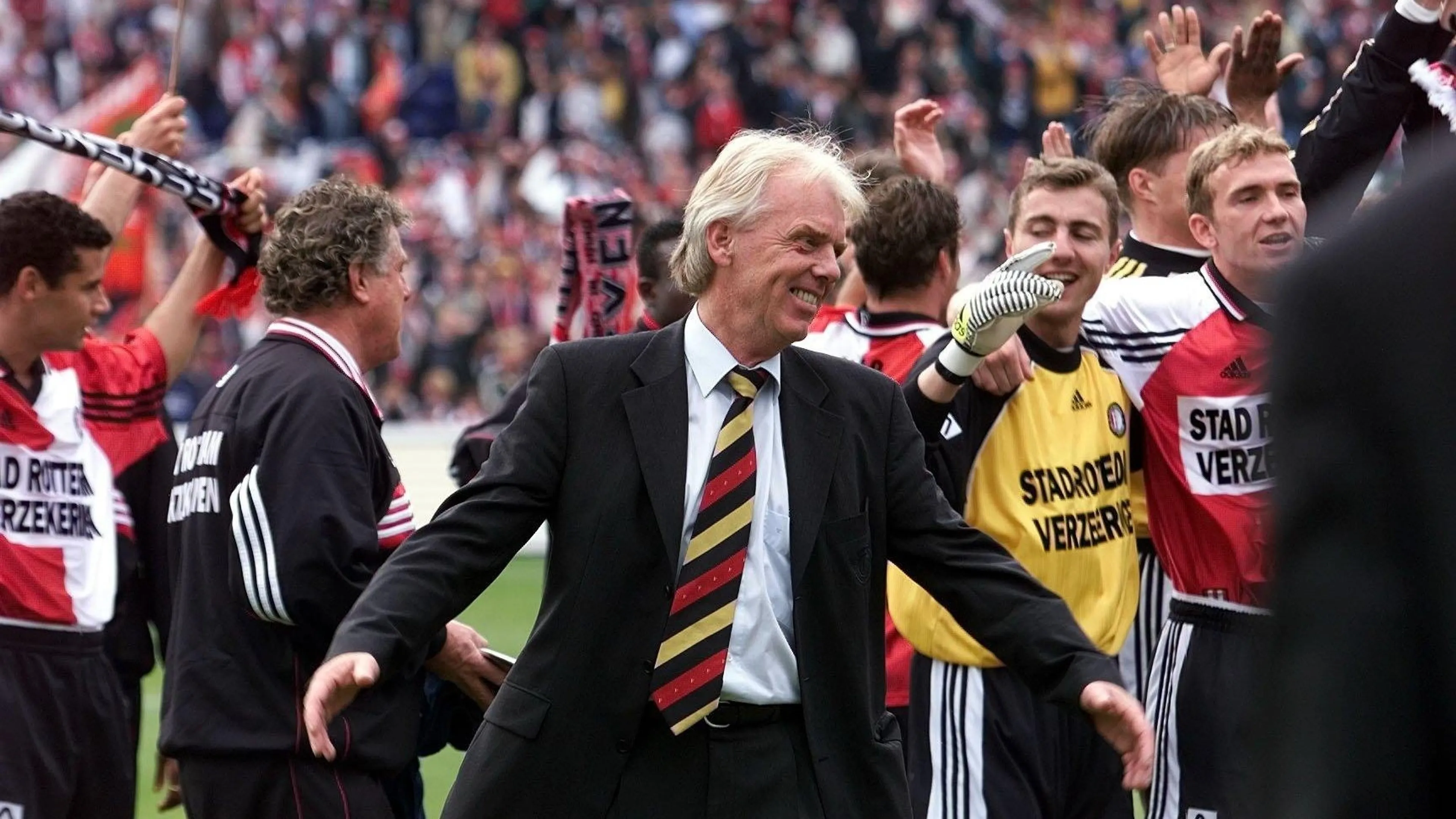 Internationale voetbalwereld eert overlijden Leo Beenhakker: 'Titaan, mentor, legende'