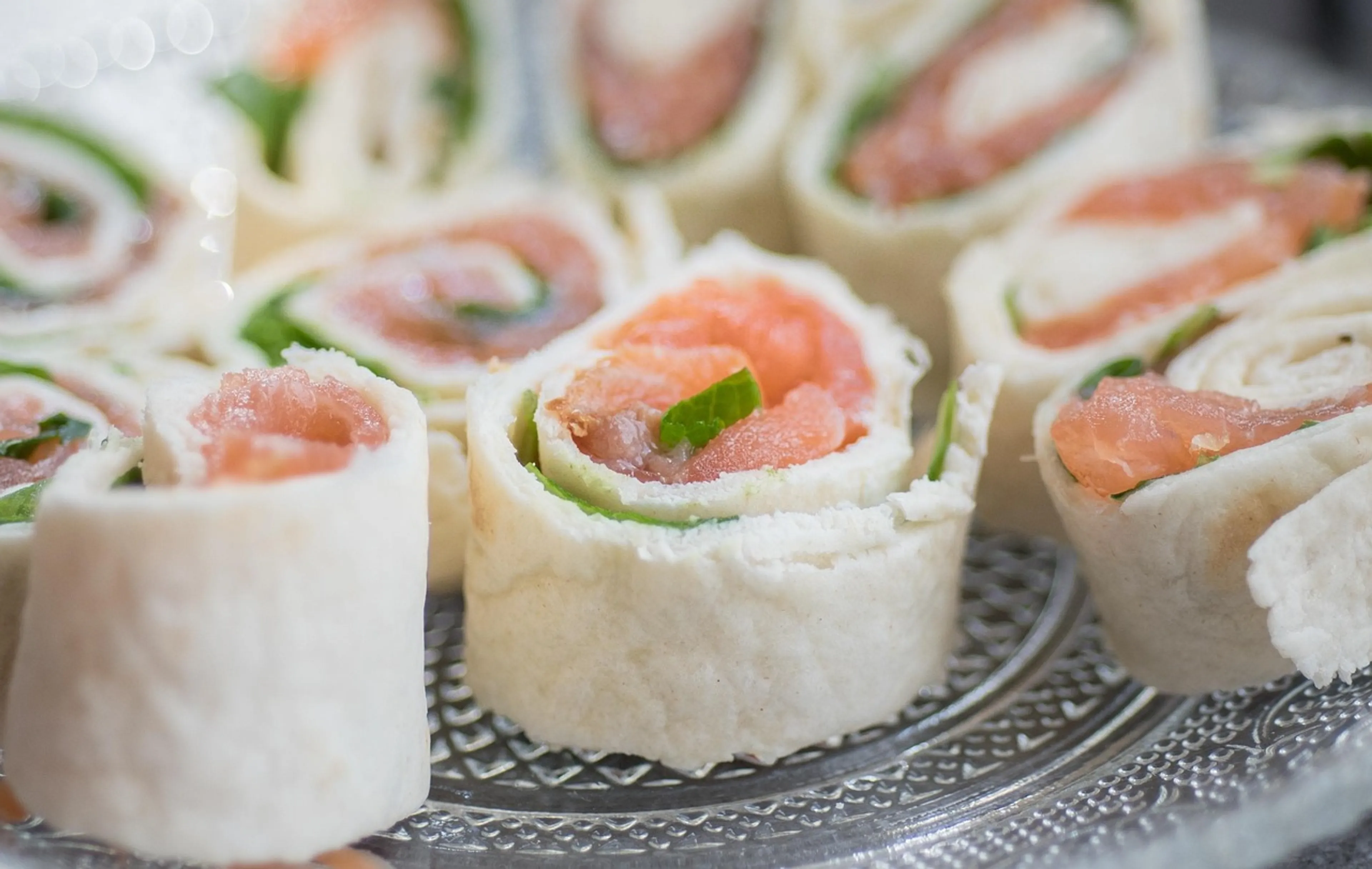 Supermarktketen roept wrap met zalm terug vanwege bacterie