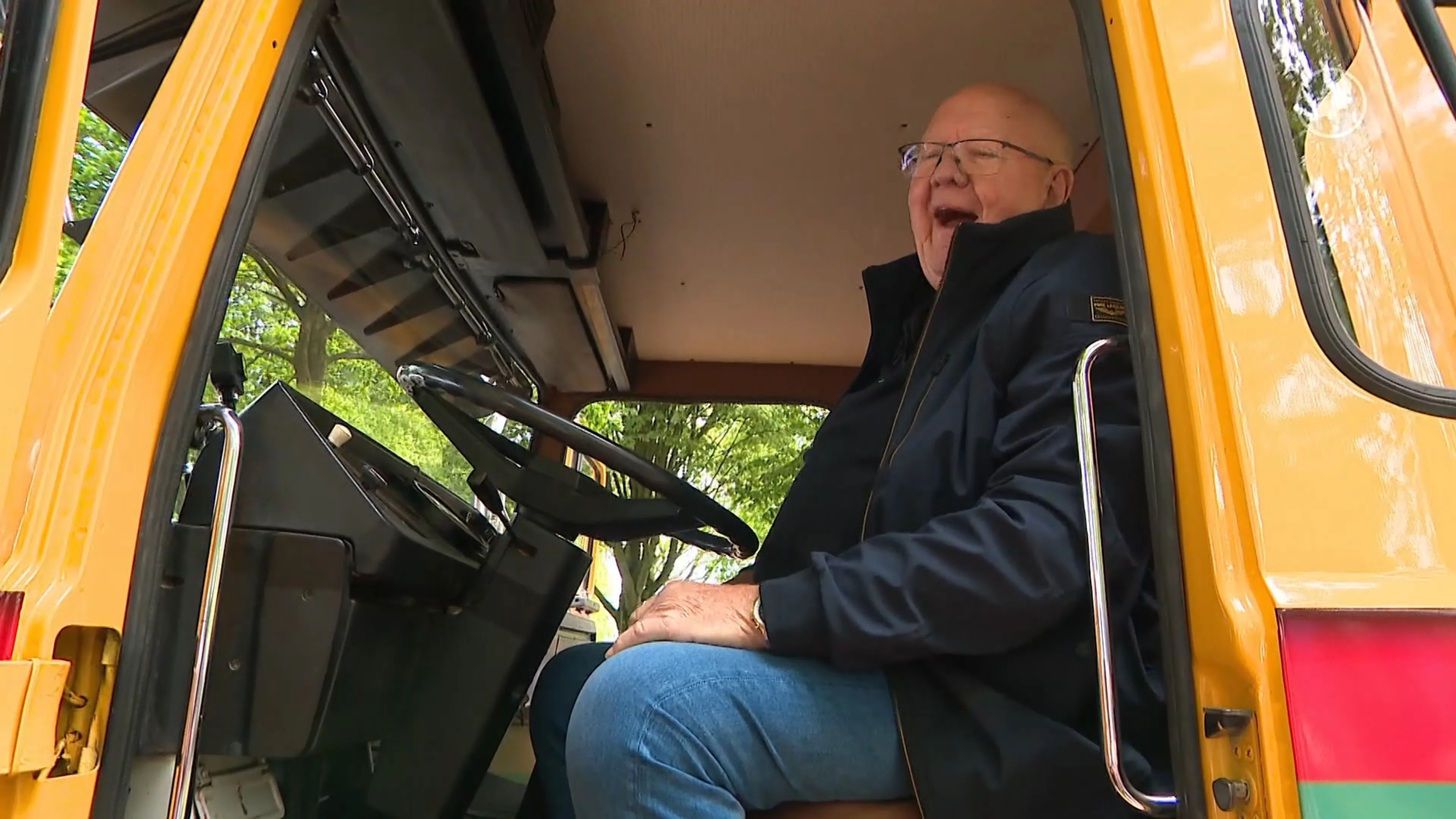 80-jarige Henk Wijngaard herenigd met oude liefde