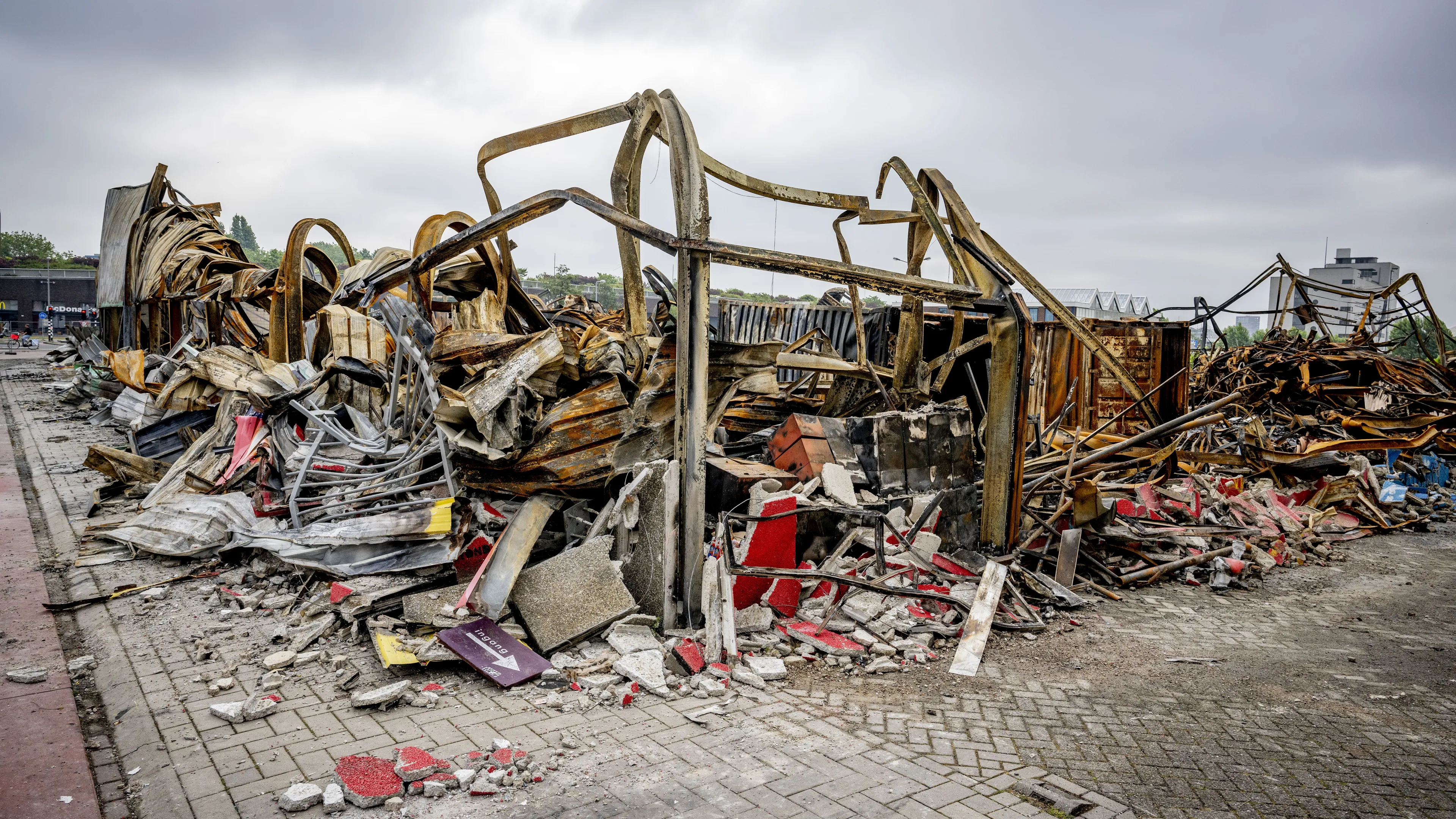 Al ruim drieënhalve ton ingezameld voor afgebrande Keilewerf in Rotterdam