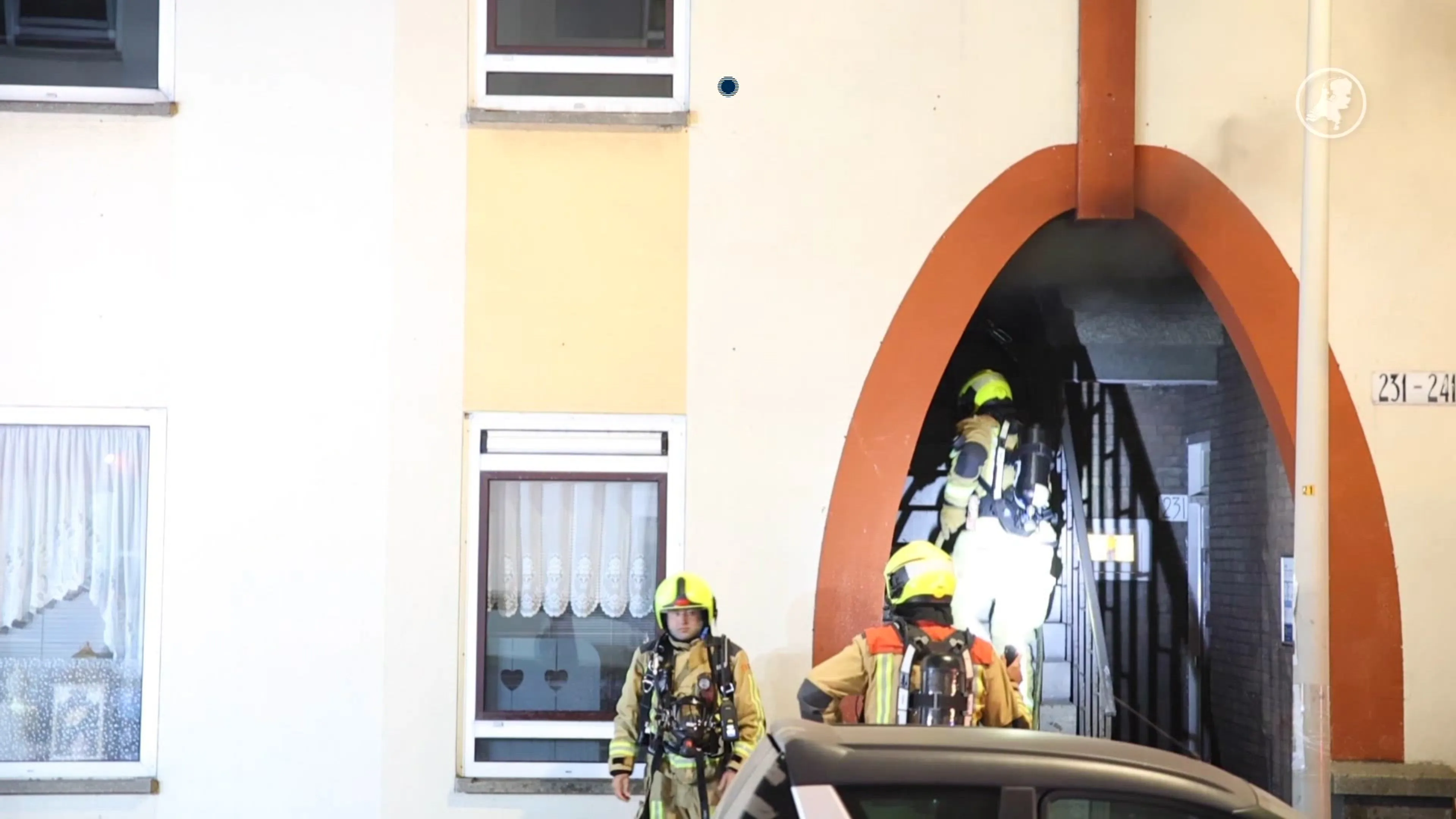 Negen woningen ontruimd door brand Den Haag