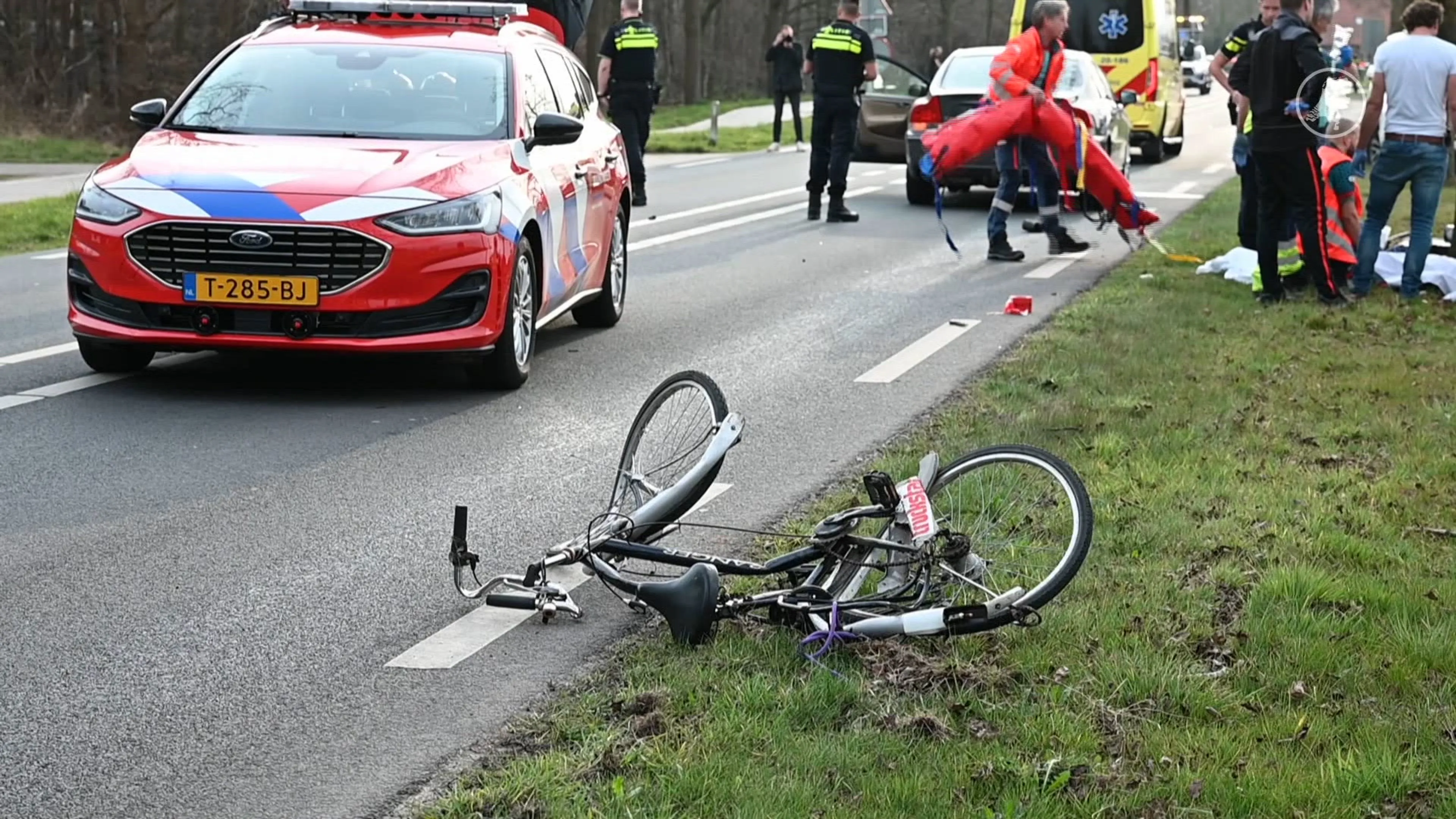 Jongen (13) op fiets verongelukt bij botsing met auto in Middelbeers