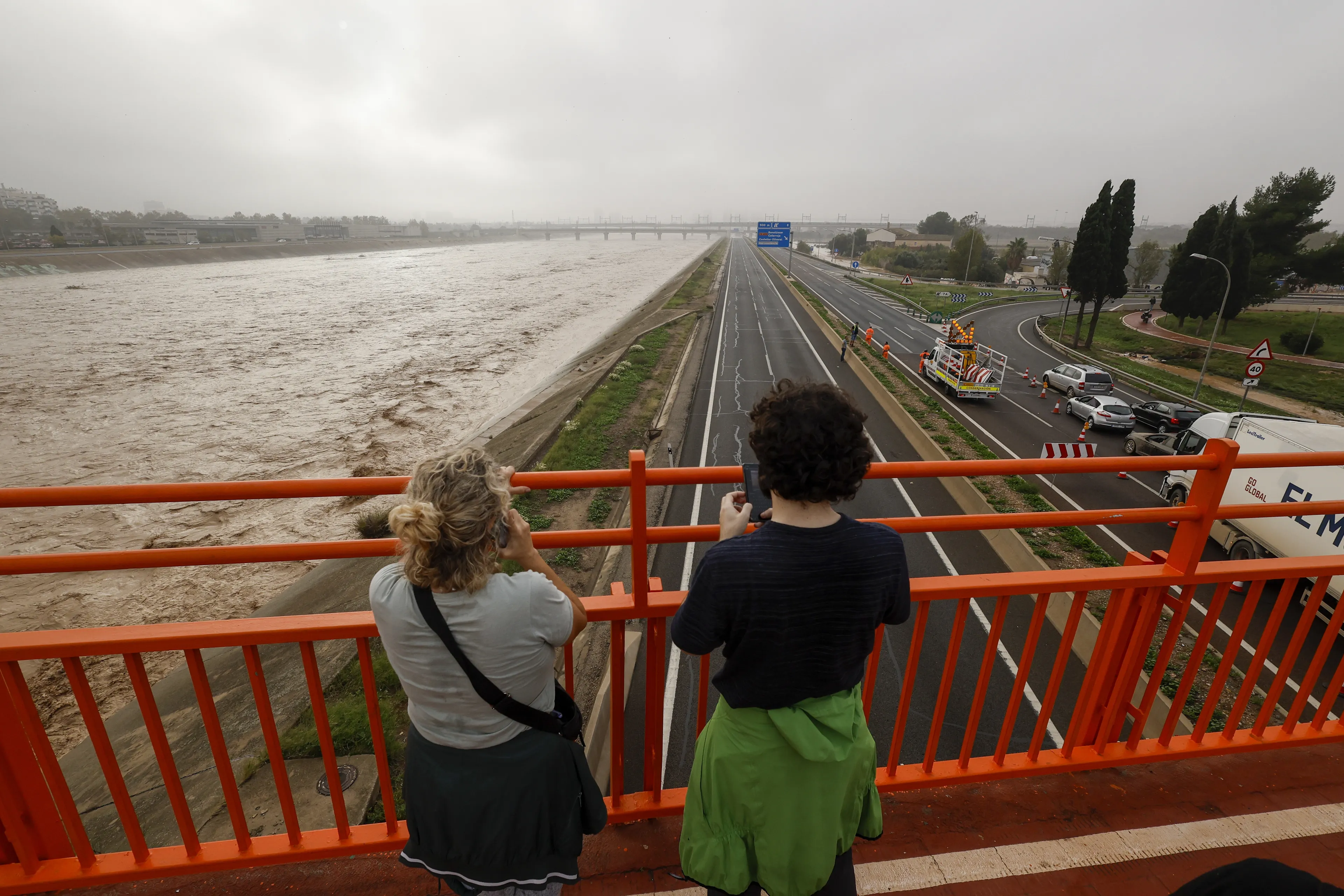 Tientallen doden door noodweer en overstromingen in Spanje