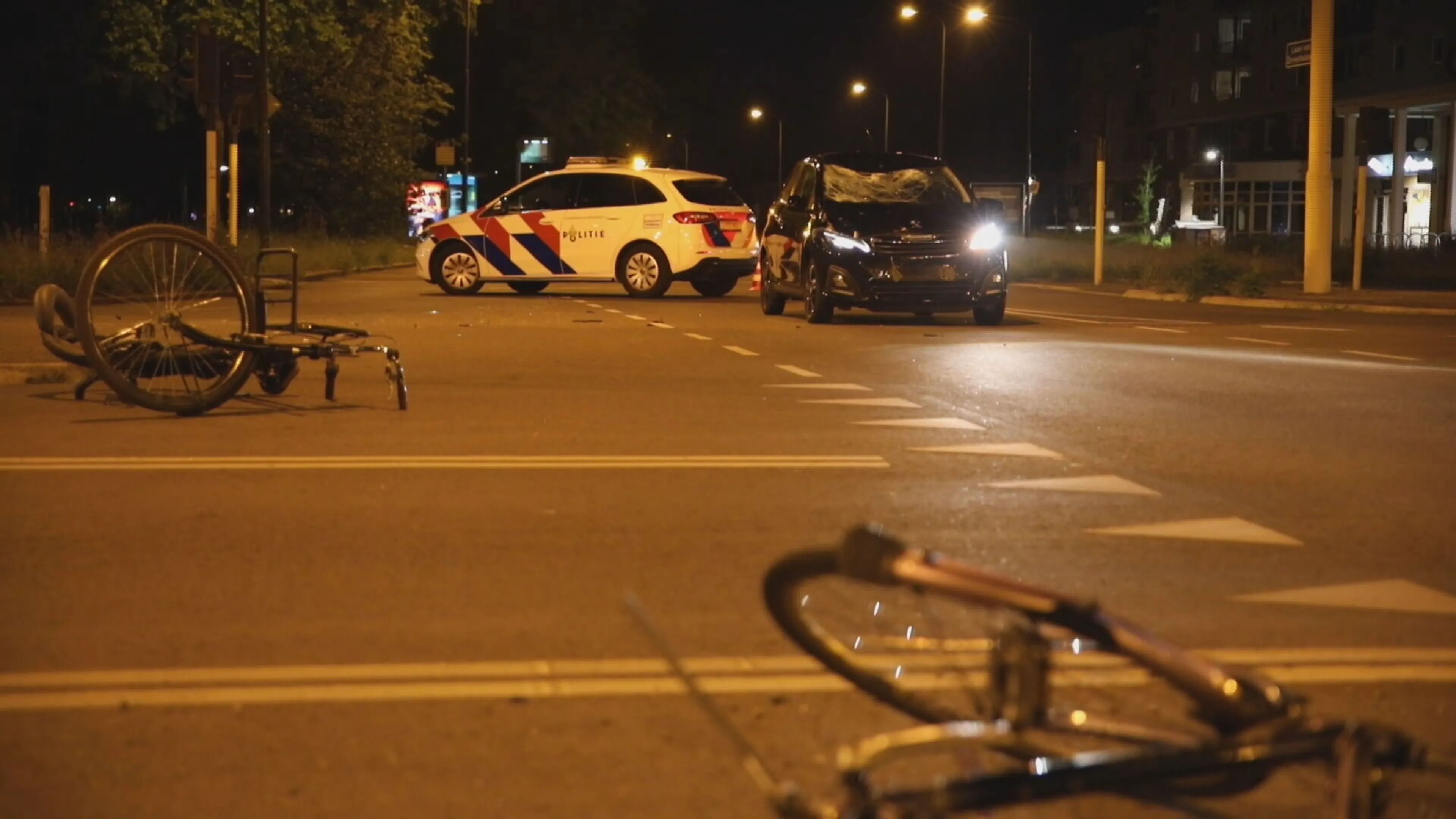 Jongen en meisje aangereden en 'vliegen meters door de lucht'