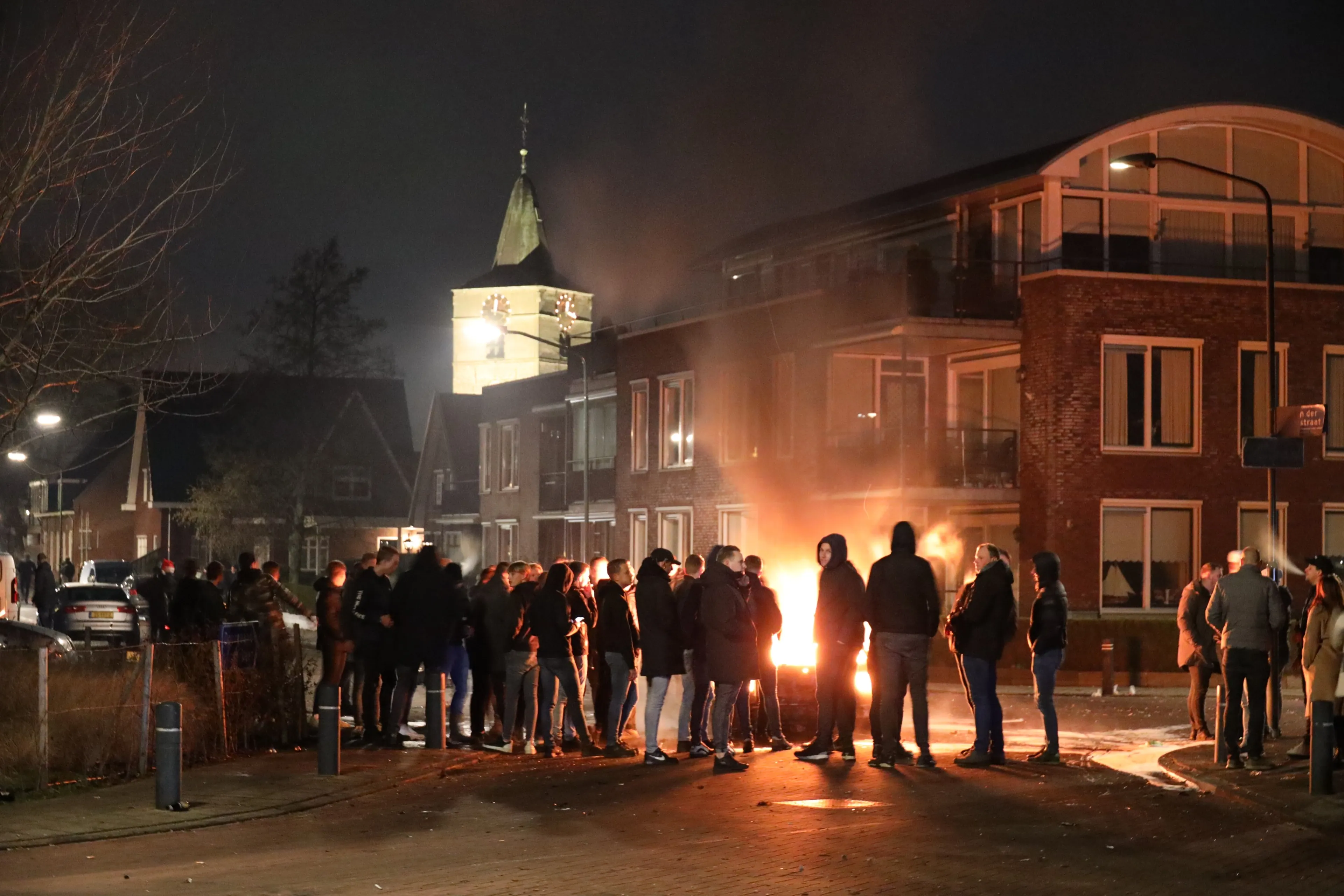 Gemeente Altena kondigt noodverordening af tegen onrust Veen
