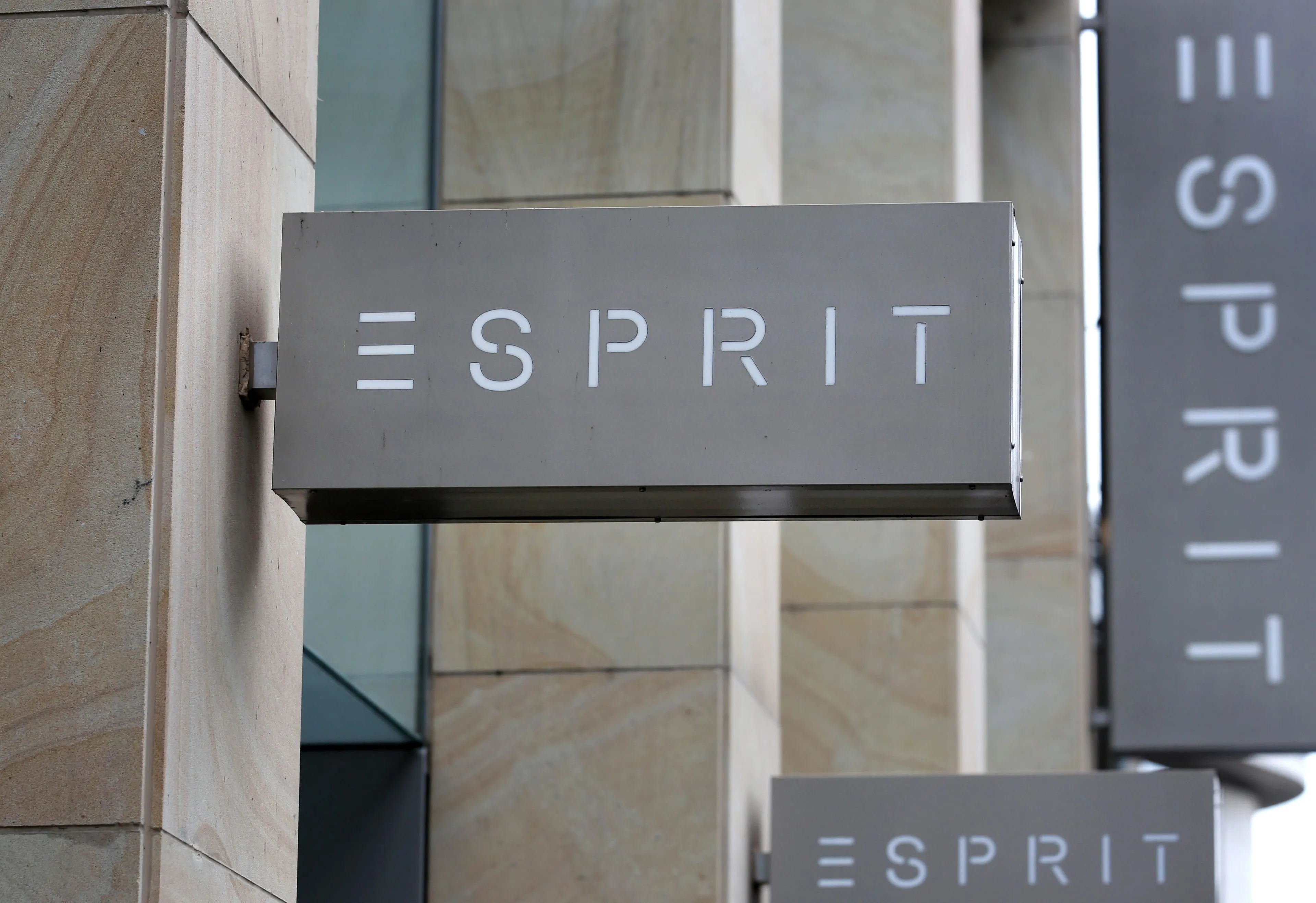 Kledingketen Esprit officieel failliet, geen zicht op doorstart