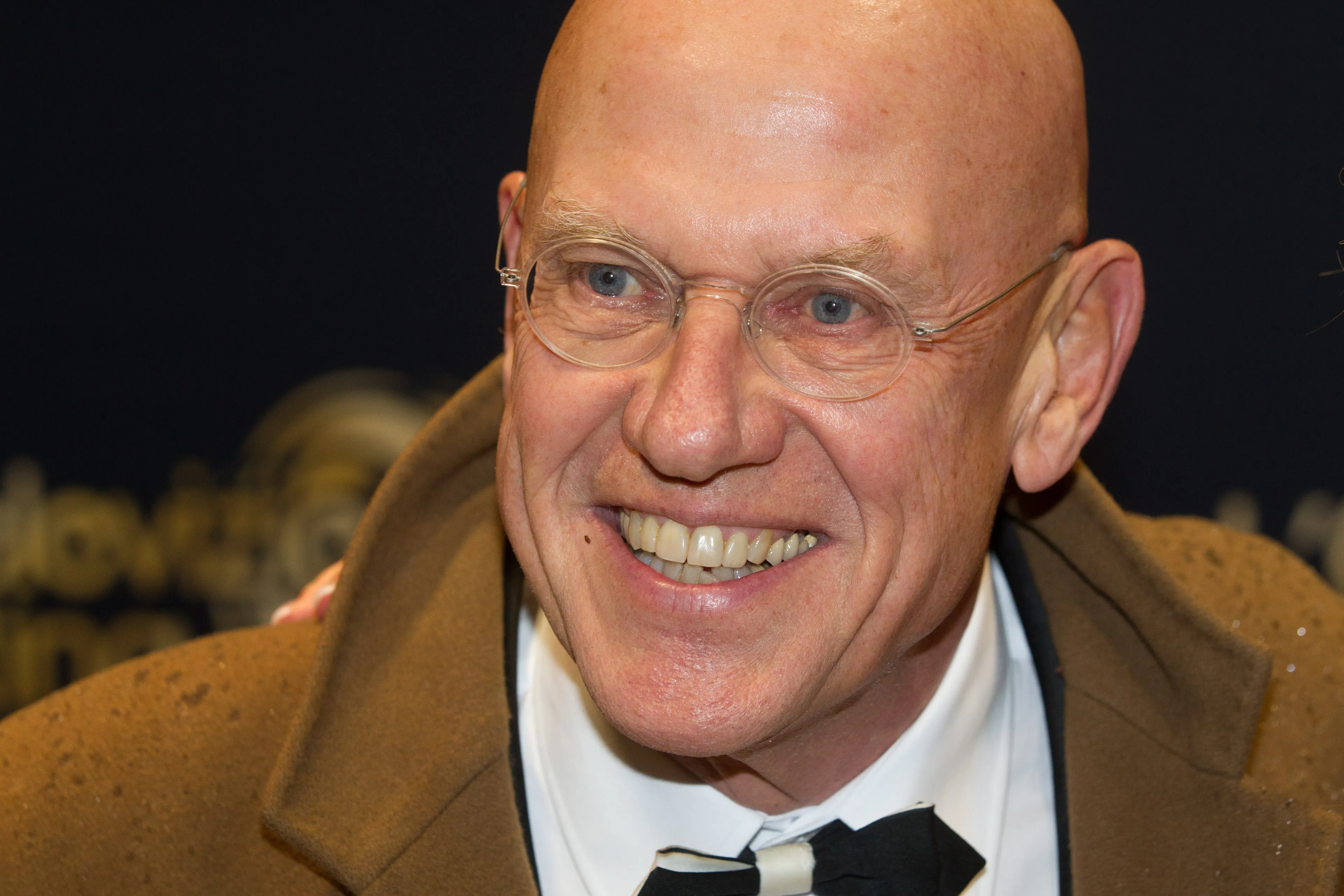 AVRO-presentator en journalist Karel van de Graaf (72) overleden