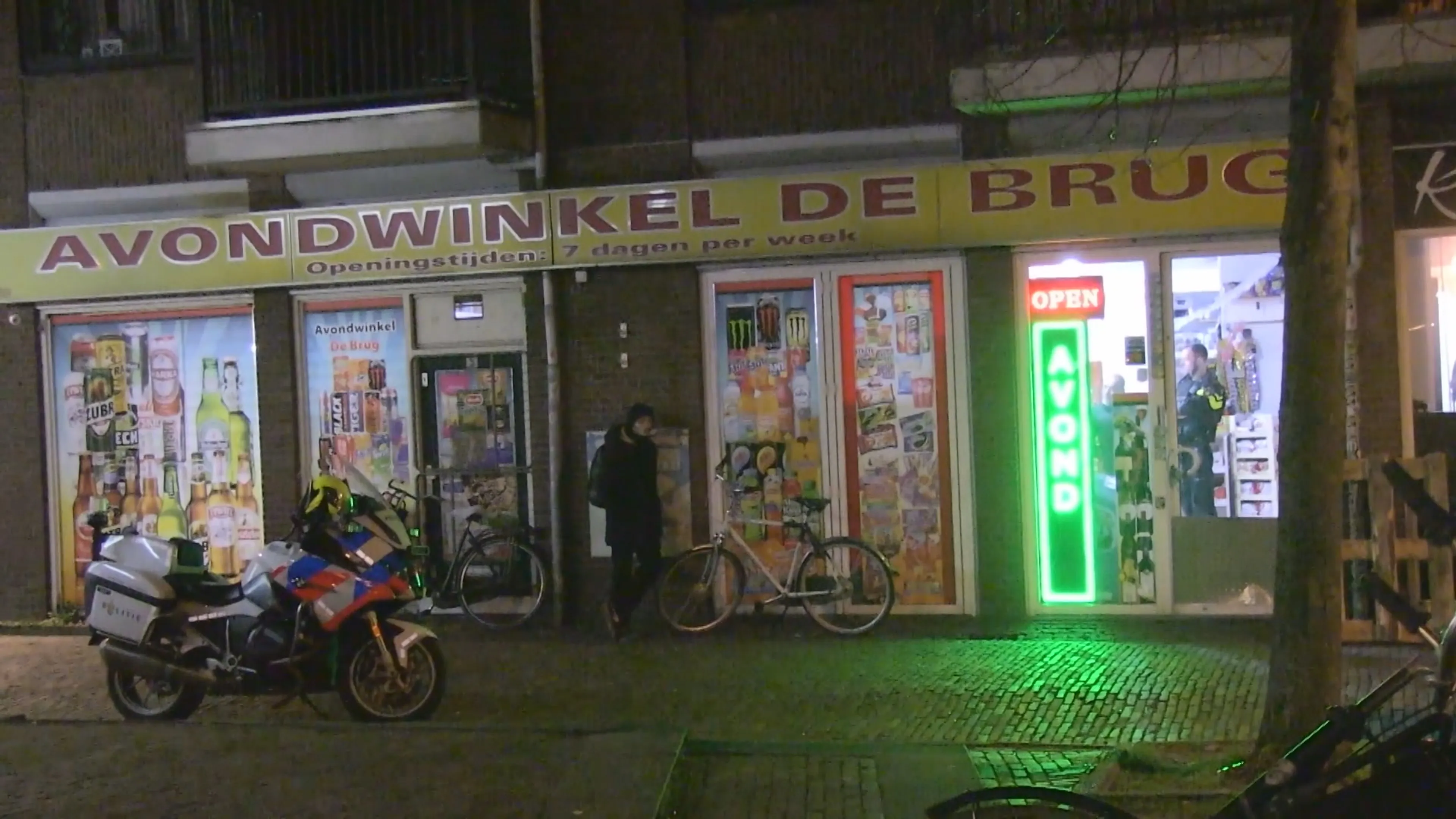 Man met samoeraizwaard aangehouden na opstootje in avondwinkel