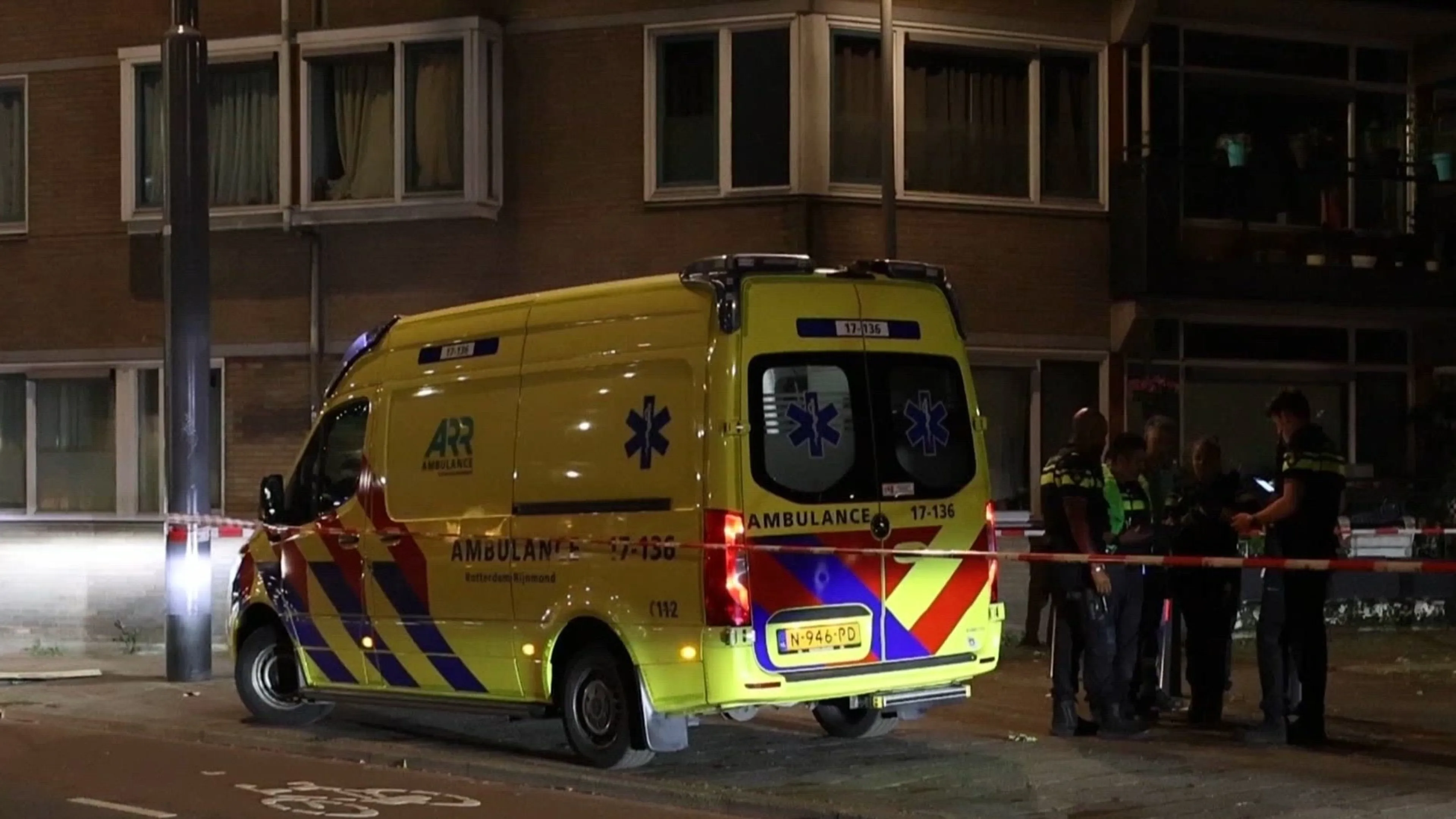 Jongen (16) gewond na steekpartij in Rotterdam, drie personen aangehouden