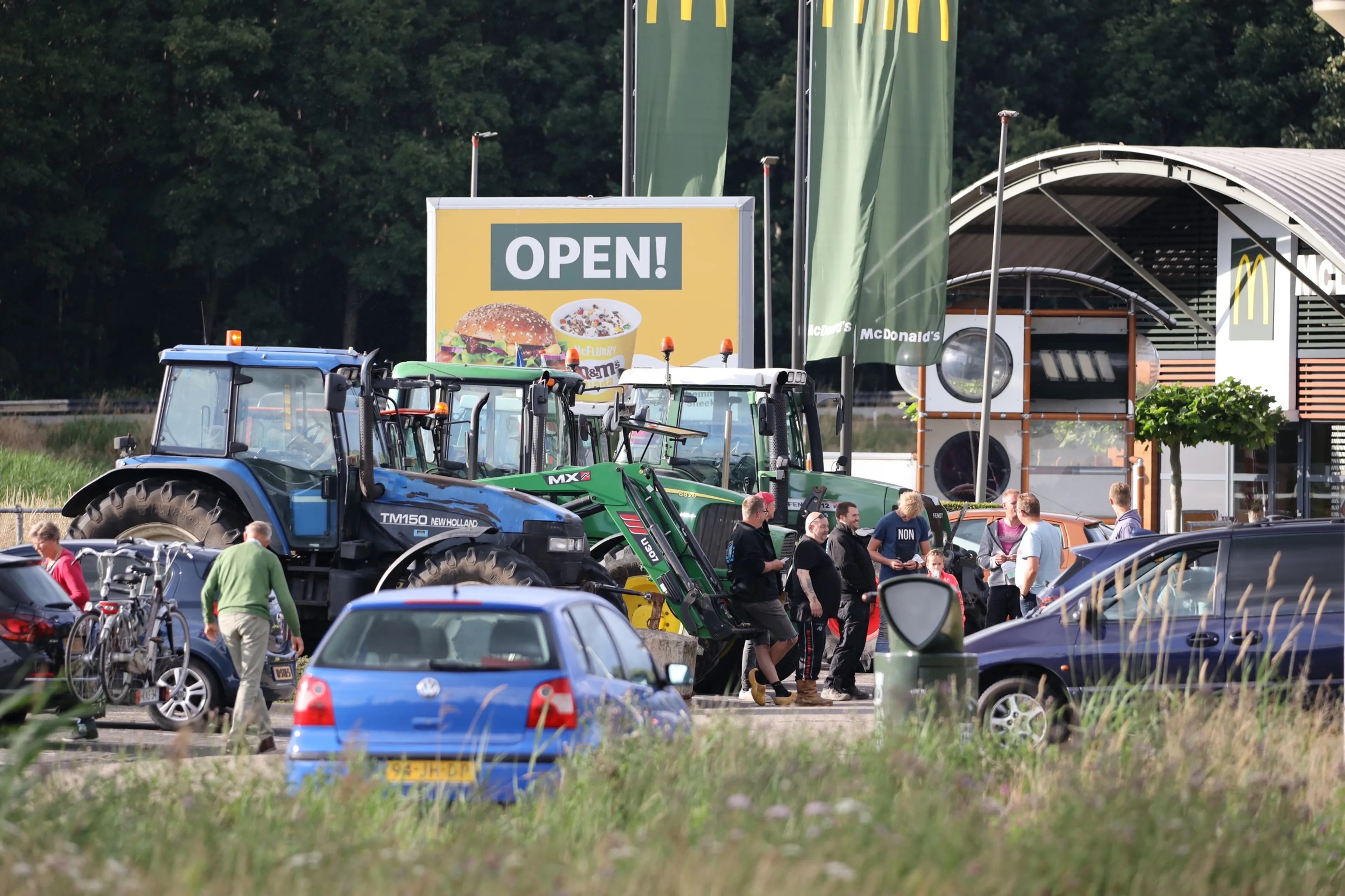 Boze boeren blijven in Den Haag voor voerdebat en stemming