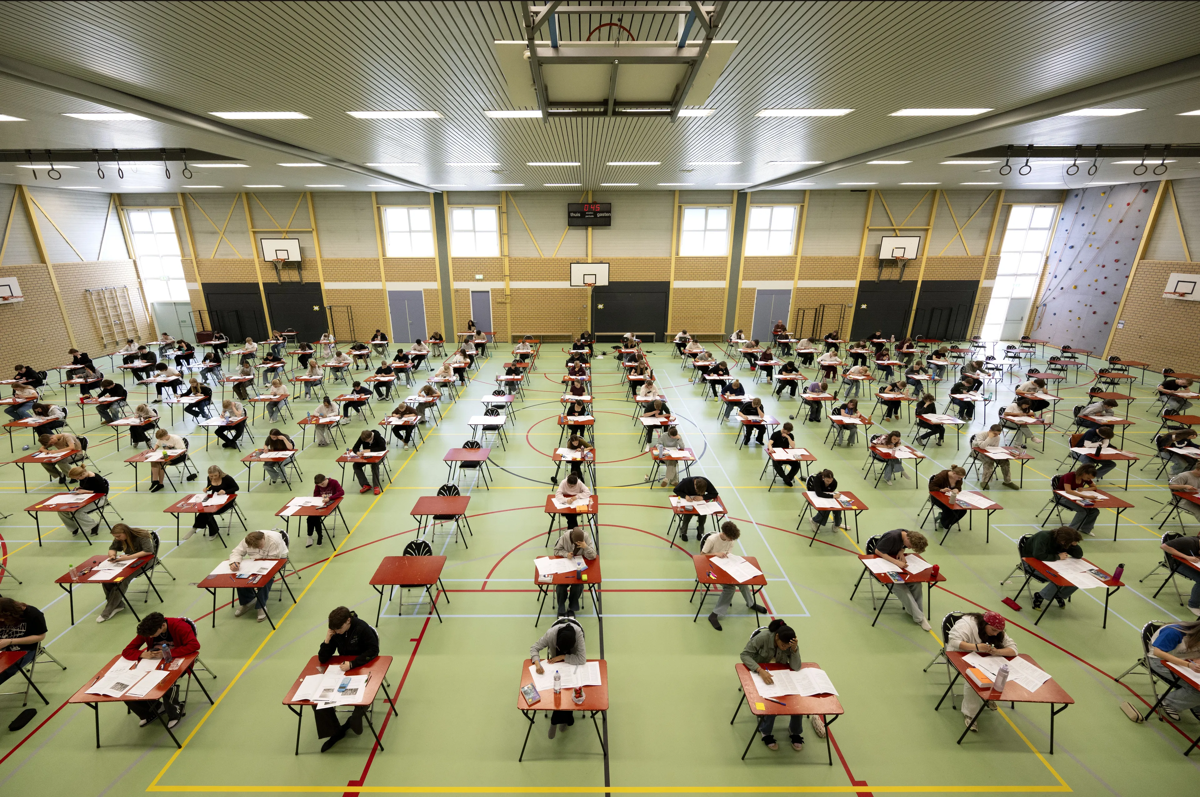 Scholieren klagen volop over moeilijk examen natuurkunde: 'Absolute depressie'
