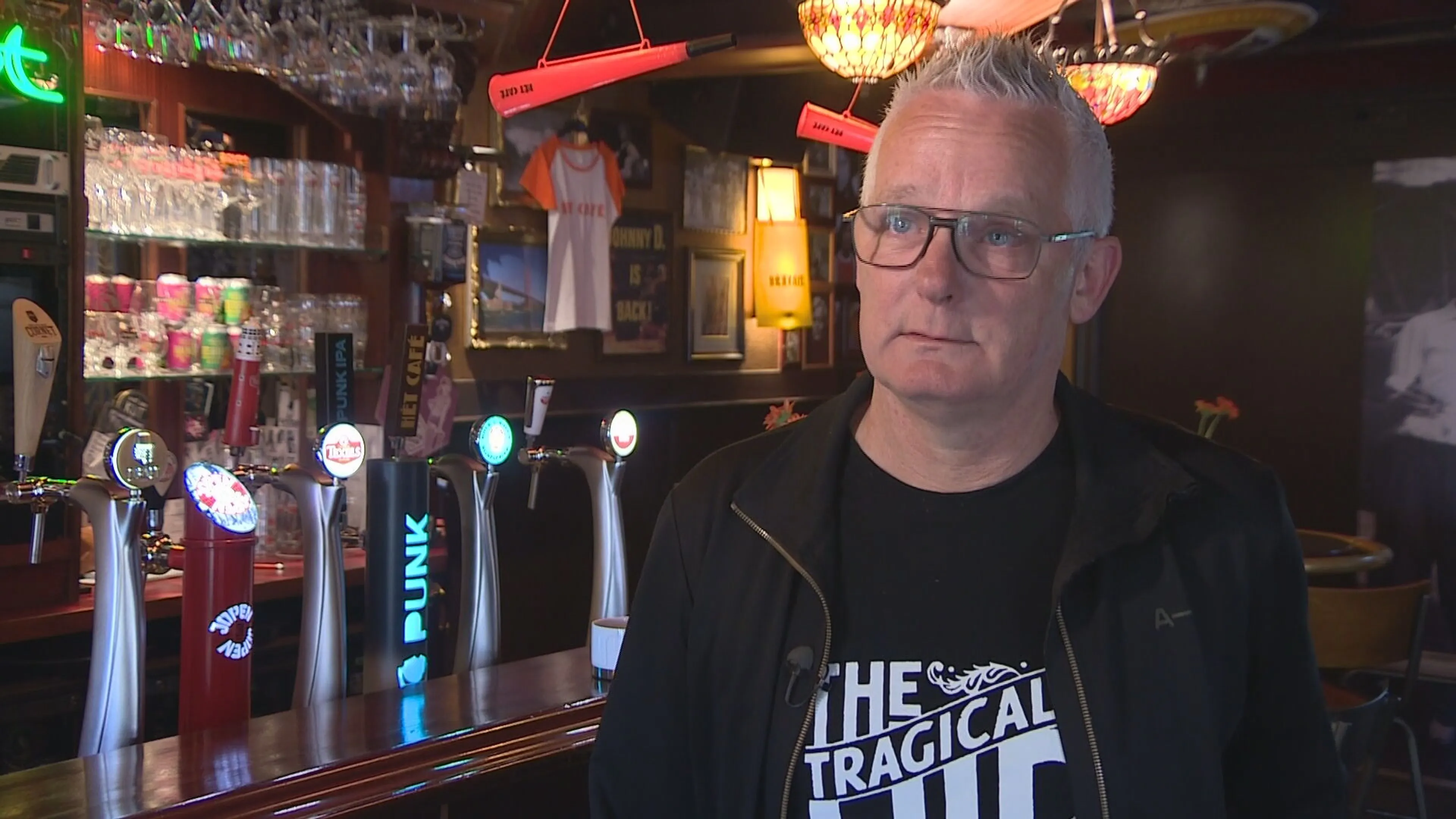 Woede om Oranjefeest met CoronaCheck: 'Ga maar lekker failliet'